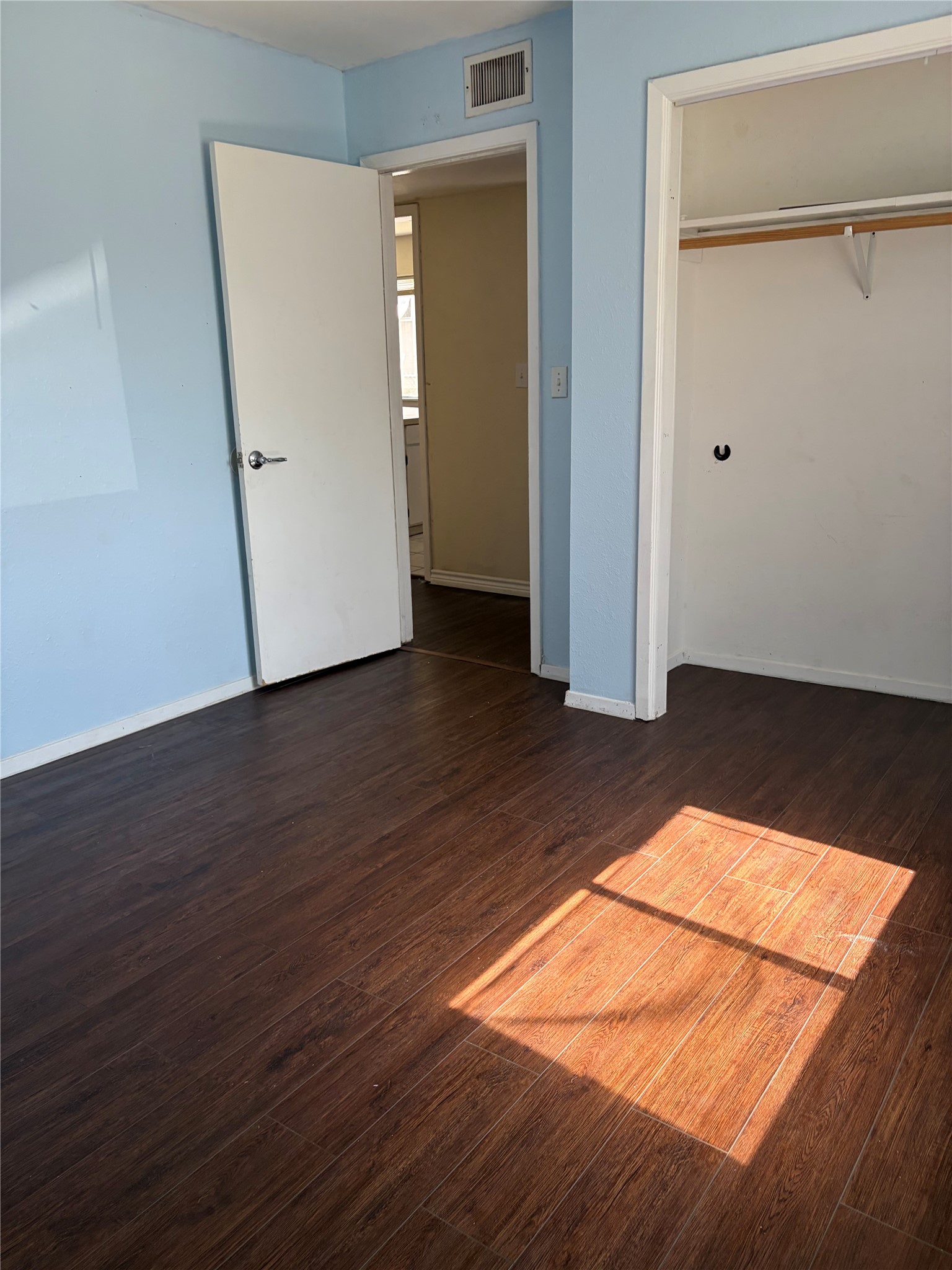 1221 Houston Streets 4 Property Photo 6
