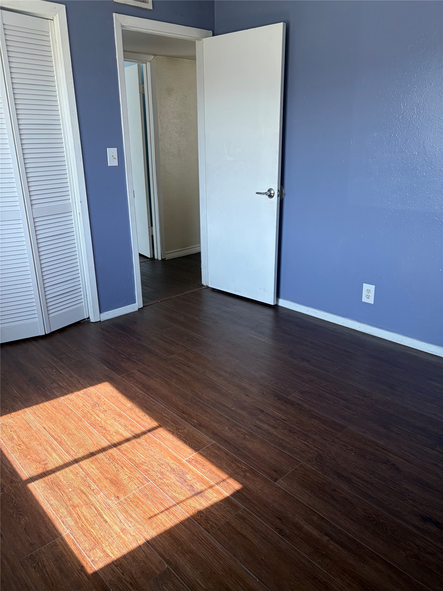 1221 Houston Streets 4 Property Photo 7
