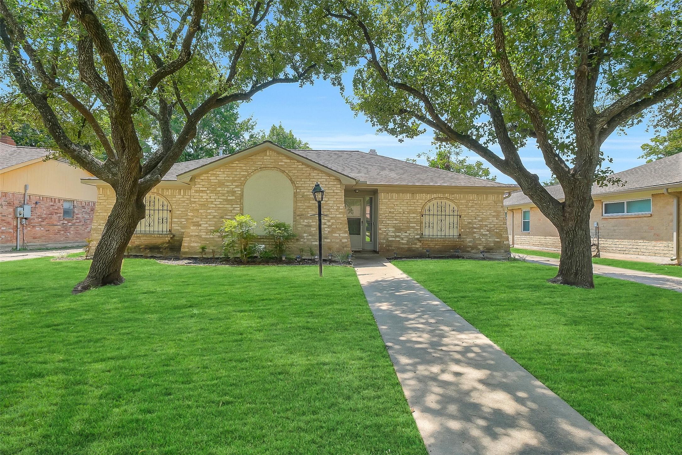 11715 Brighton Lane Property Photo 1
