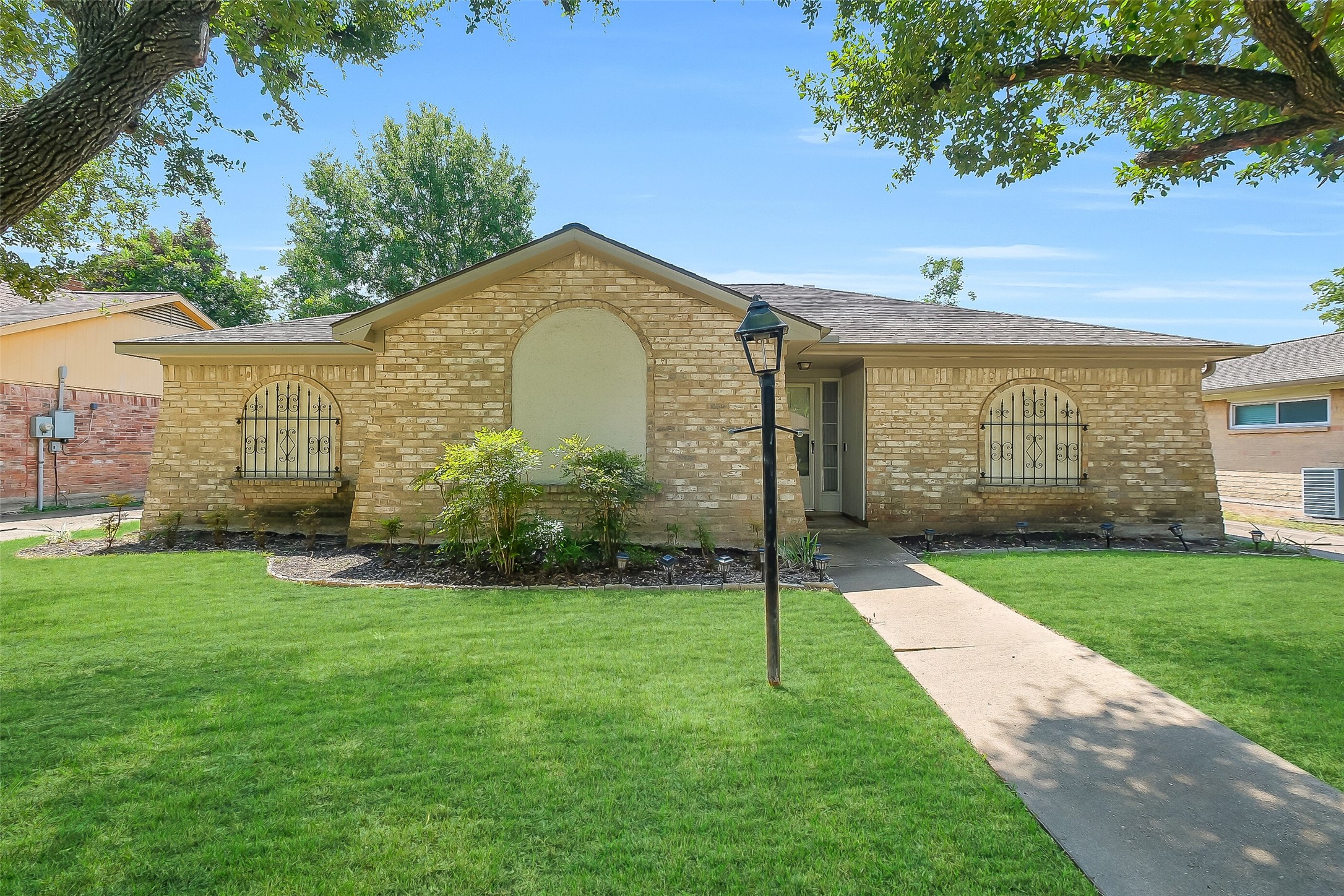 11715 Brighton Lane Property Photo 2