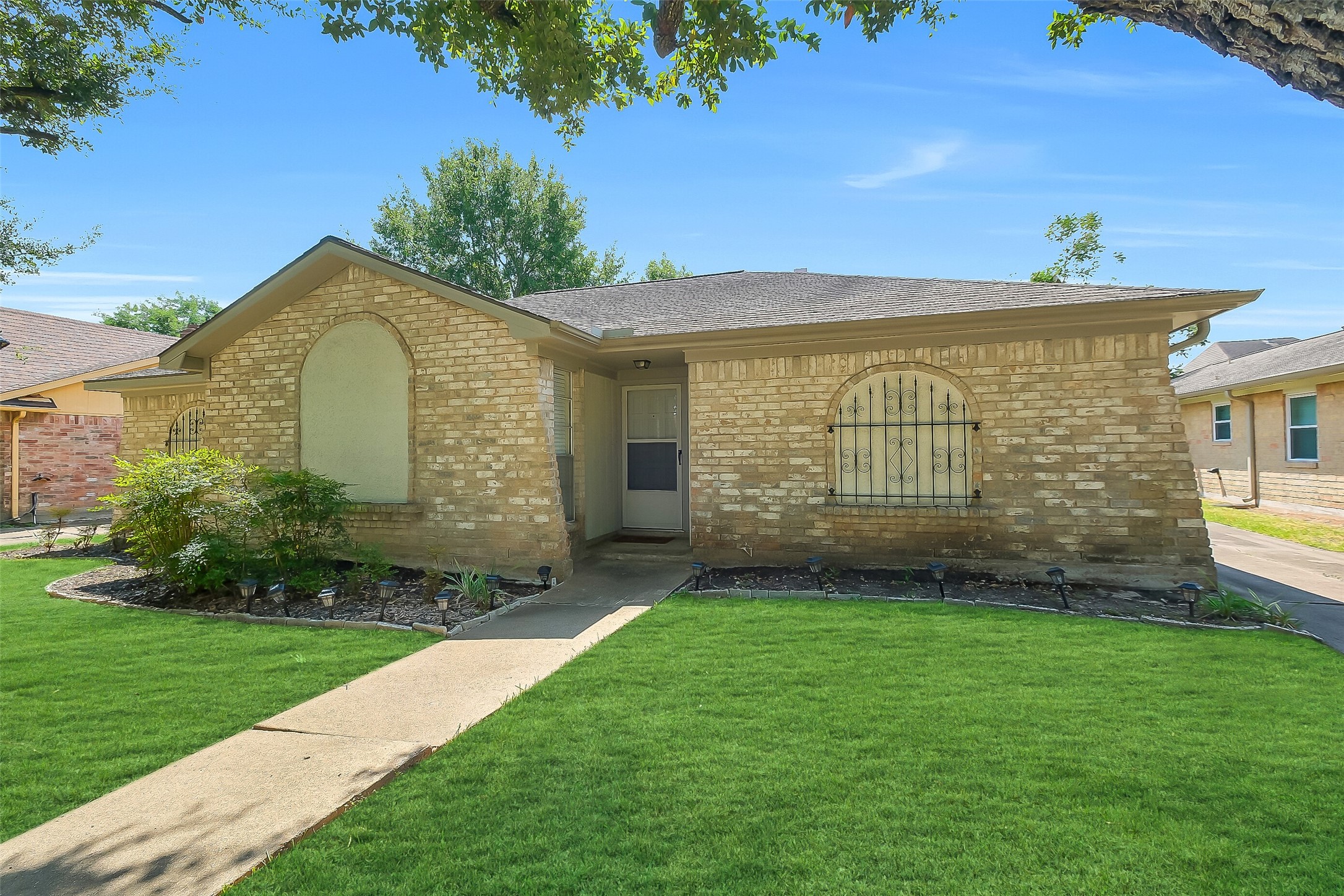 11715 Brighton Lane Property Photo 3