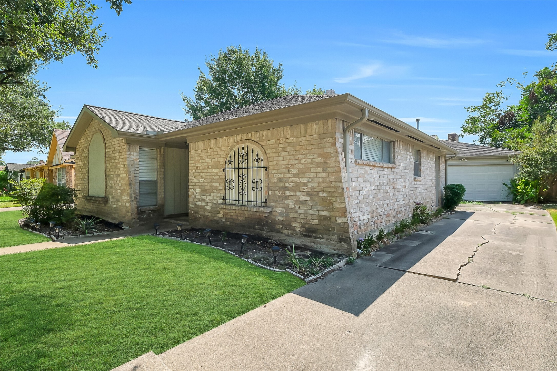 11715 Brighton Lane Property Photo 4
