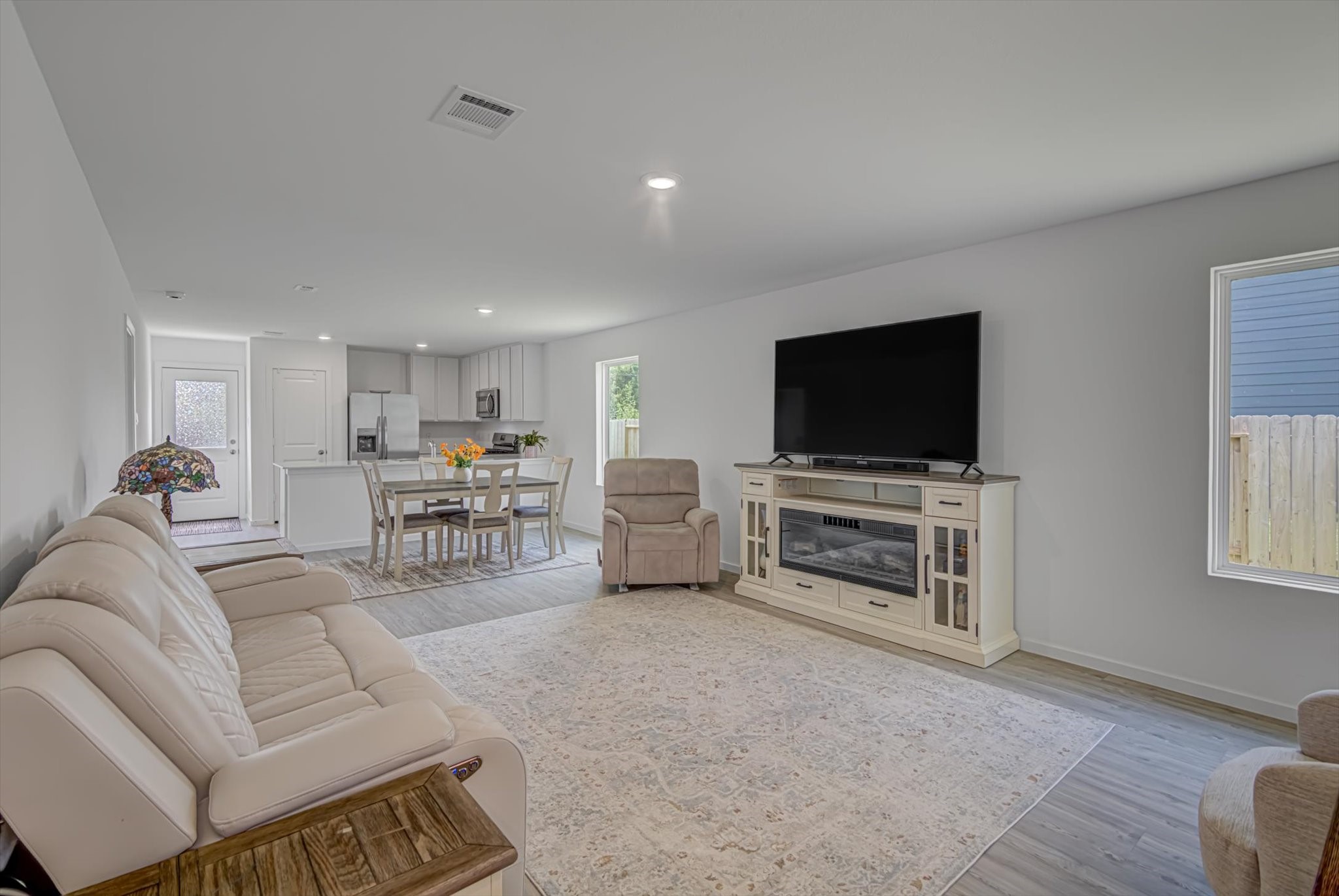 216 Houston Avenue Property Photo 4