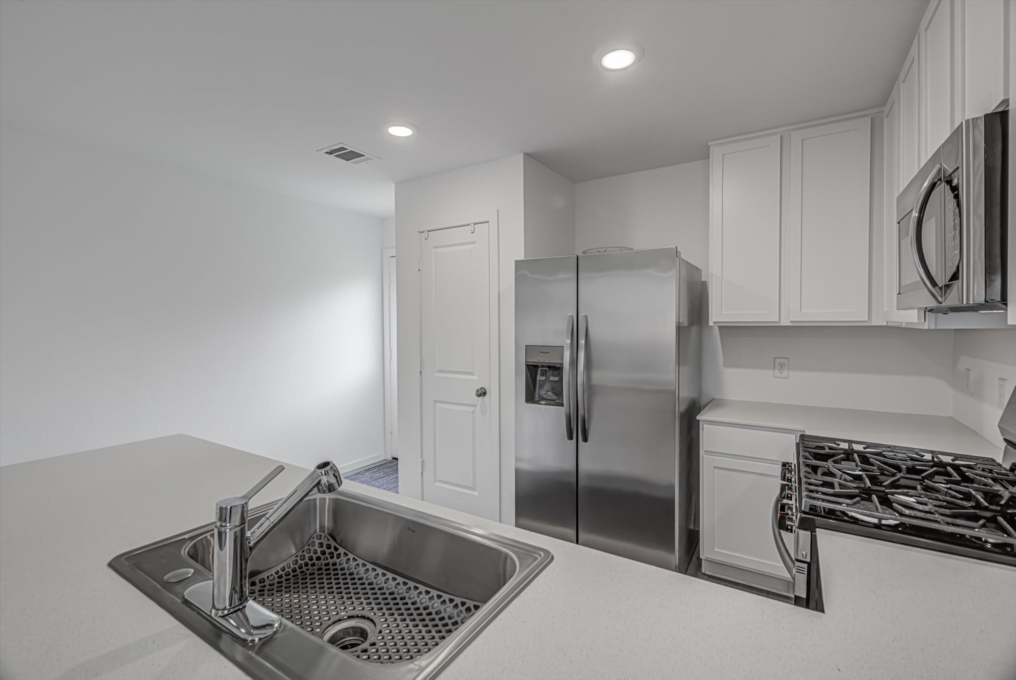 216 Houston Avenue Property Photo 12