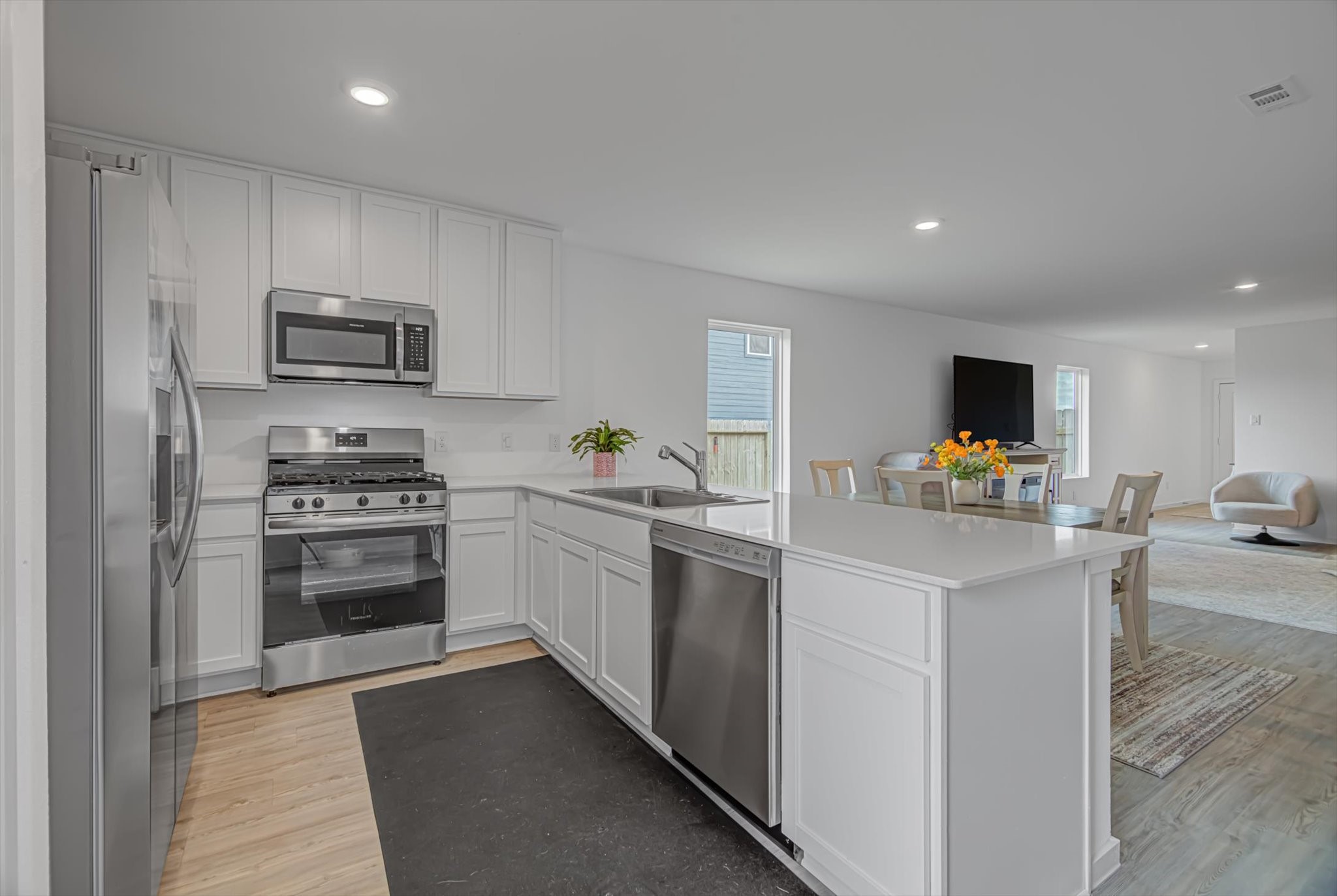 216 Houston Avenue Property Photo 13