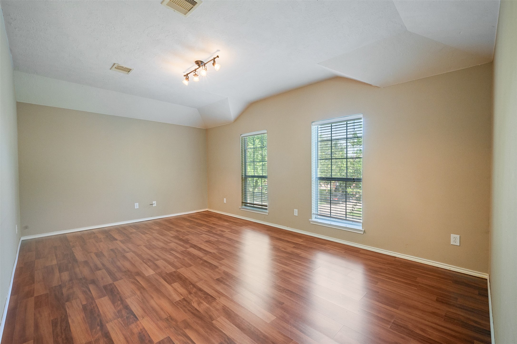 2931 Silver Landing Lane Property Photo 20
