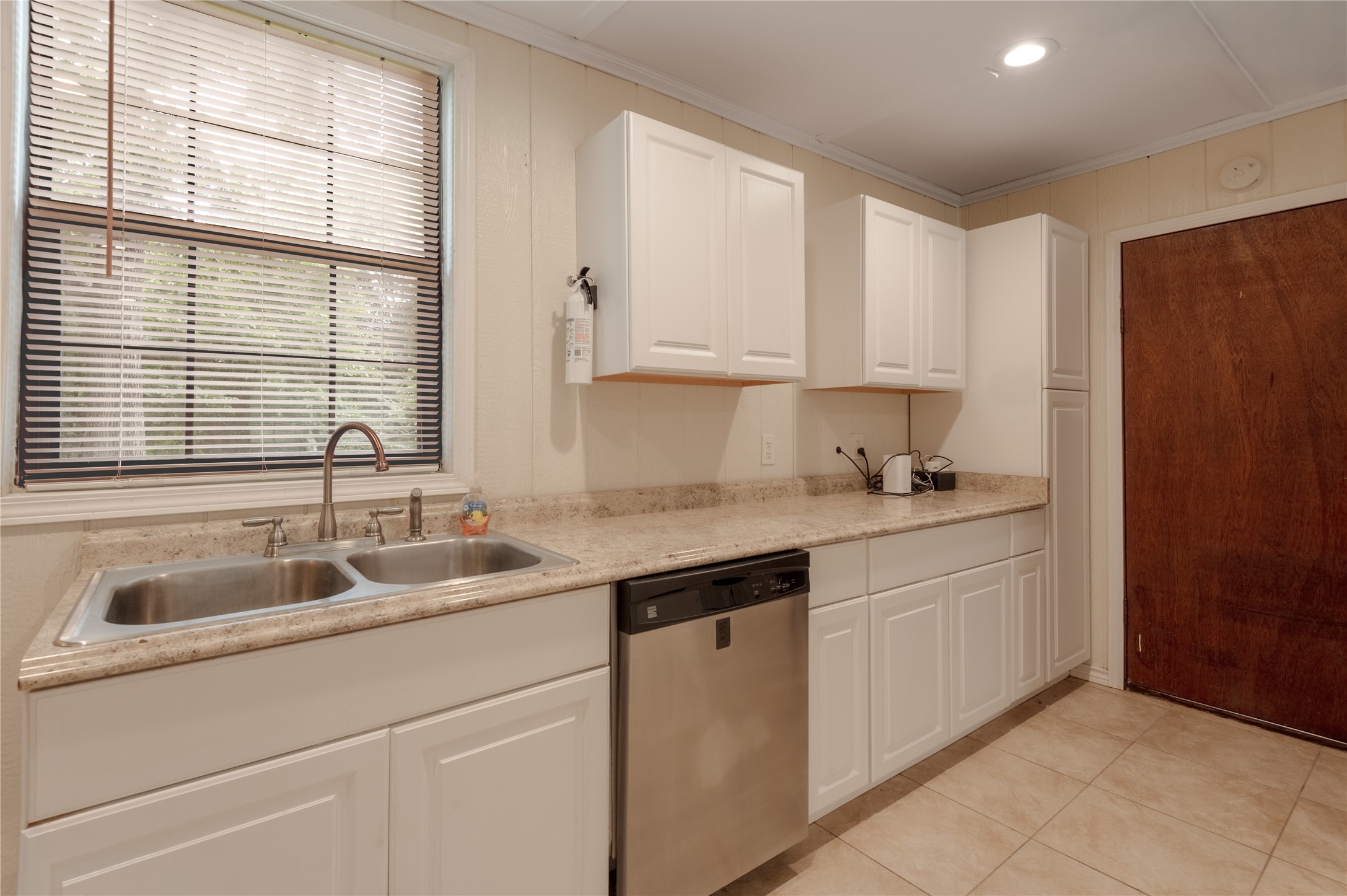 4640 Fm 1374 Road B Property Photo 5