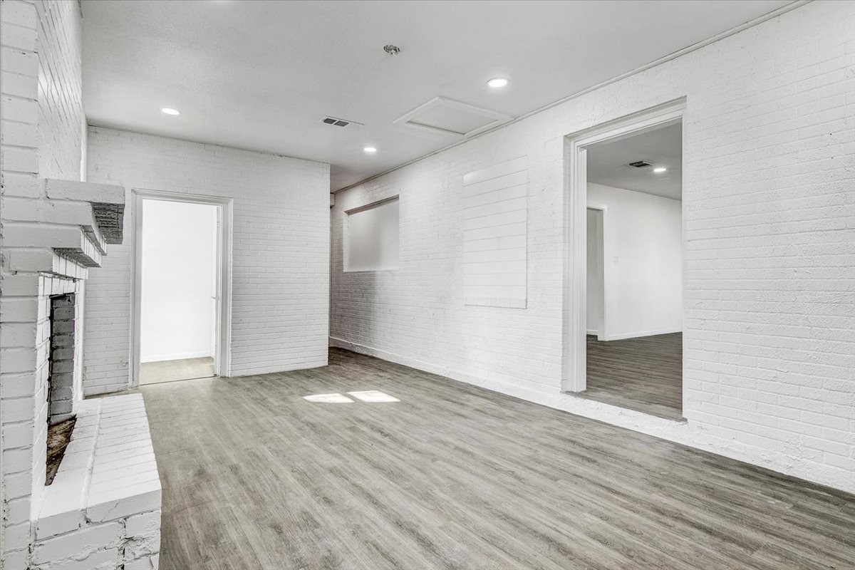 16458 Highway 62 S Property Photo 4