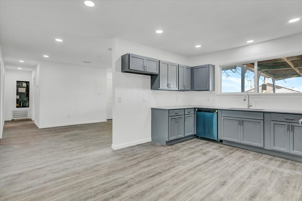 16458 Highway 62 S Property Photo 13