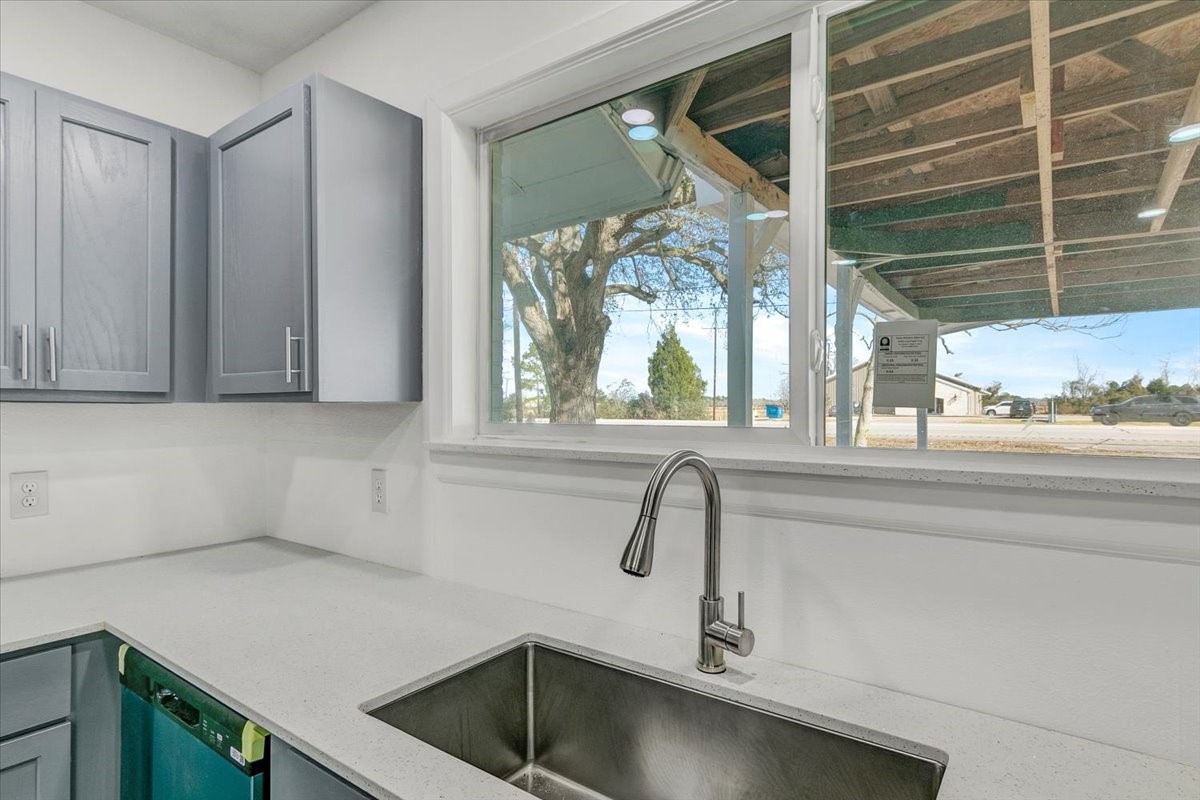 16458 Highway 62 S Property Photo 14