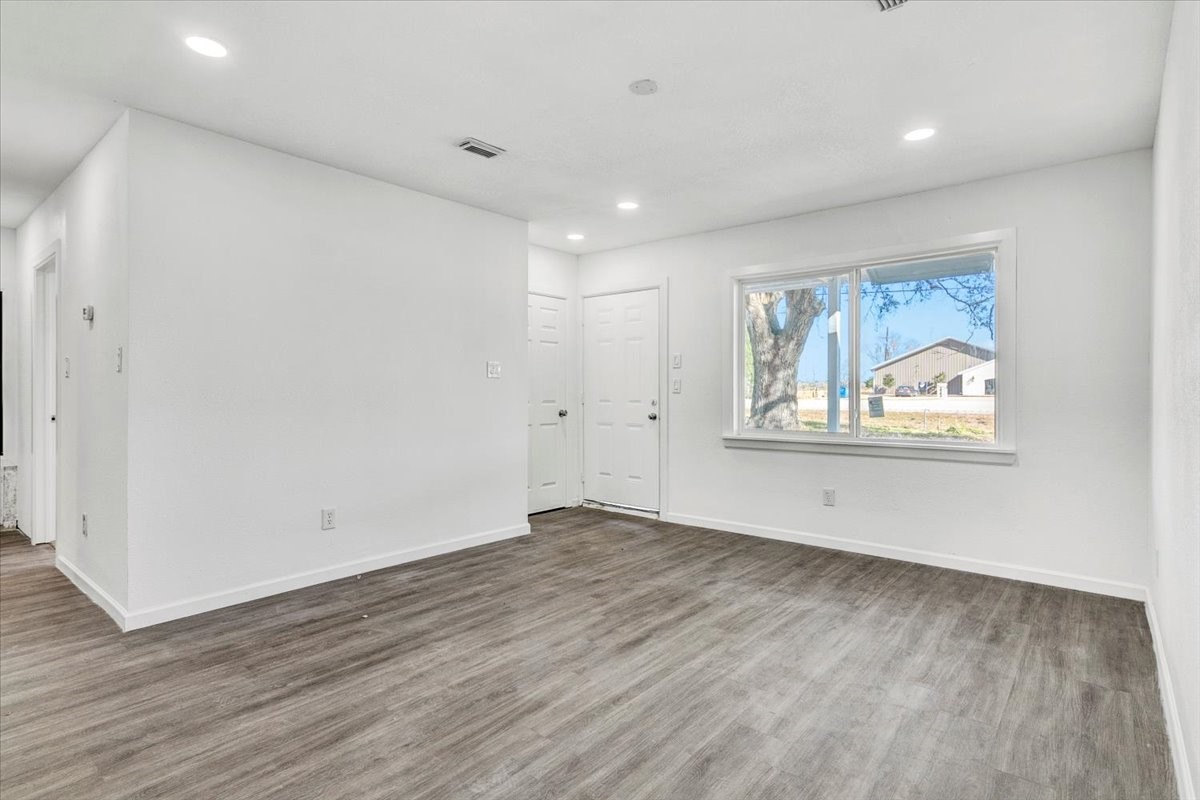 16458 Highway 62 S Property Photo 15