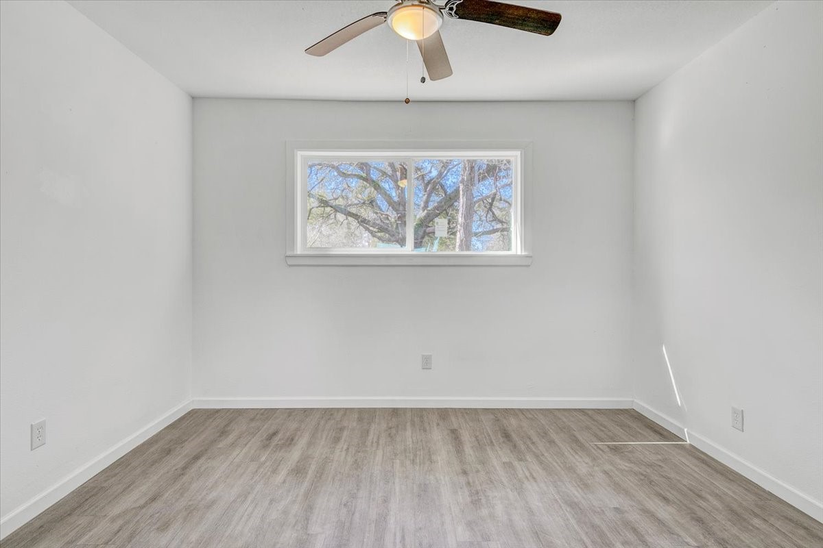 16458 Highway 62 S Property Photo 17