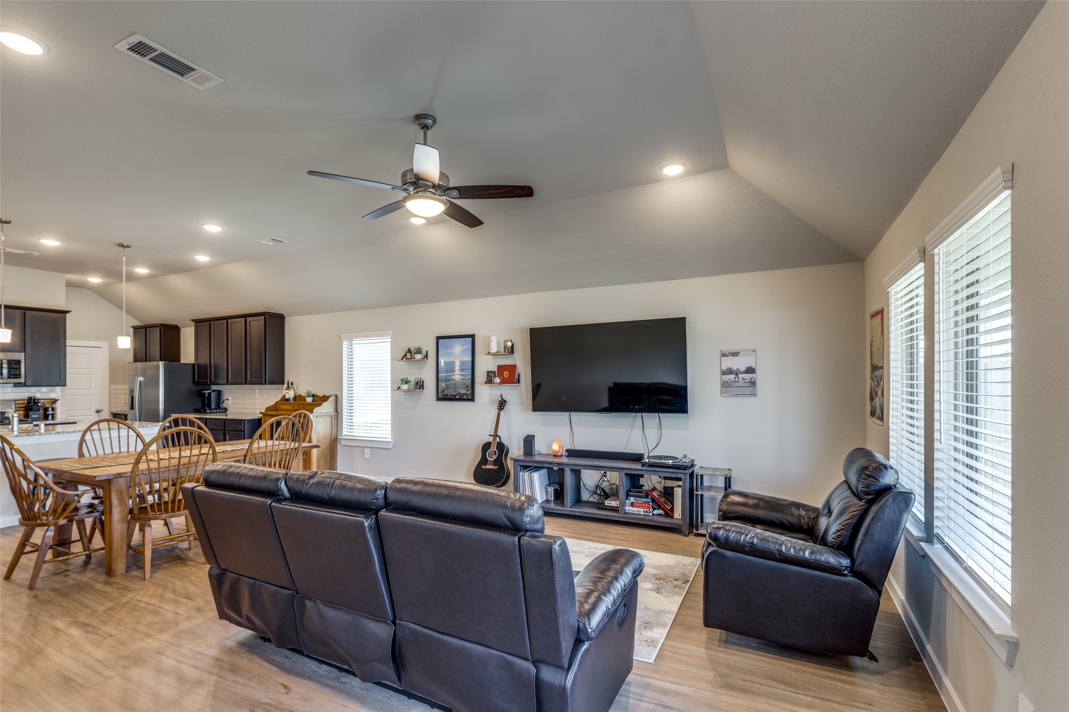949 Gentle Moss Drive Property Photo 3