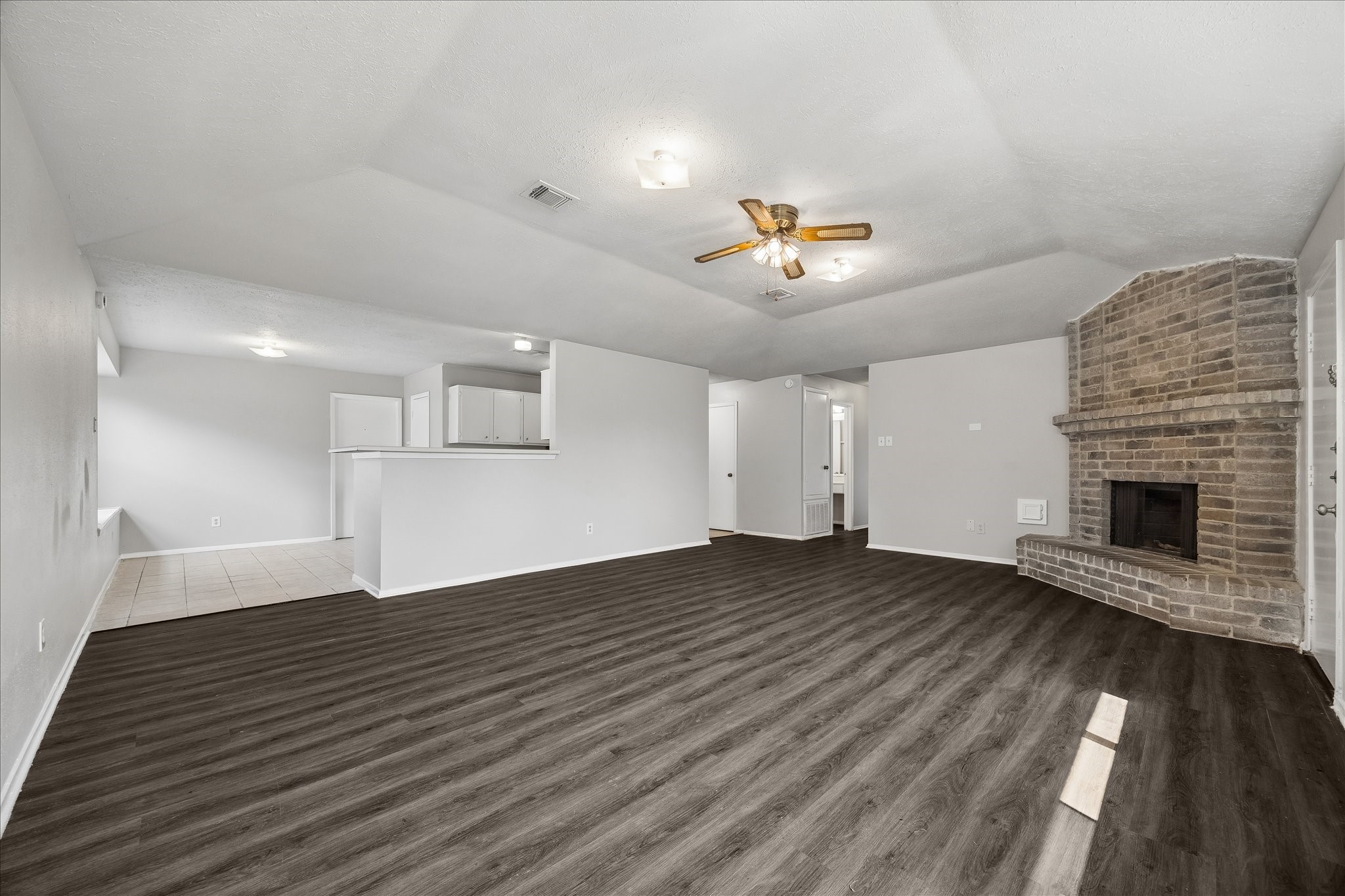 1922 Summer Place Drive Property Photo 3