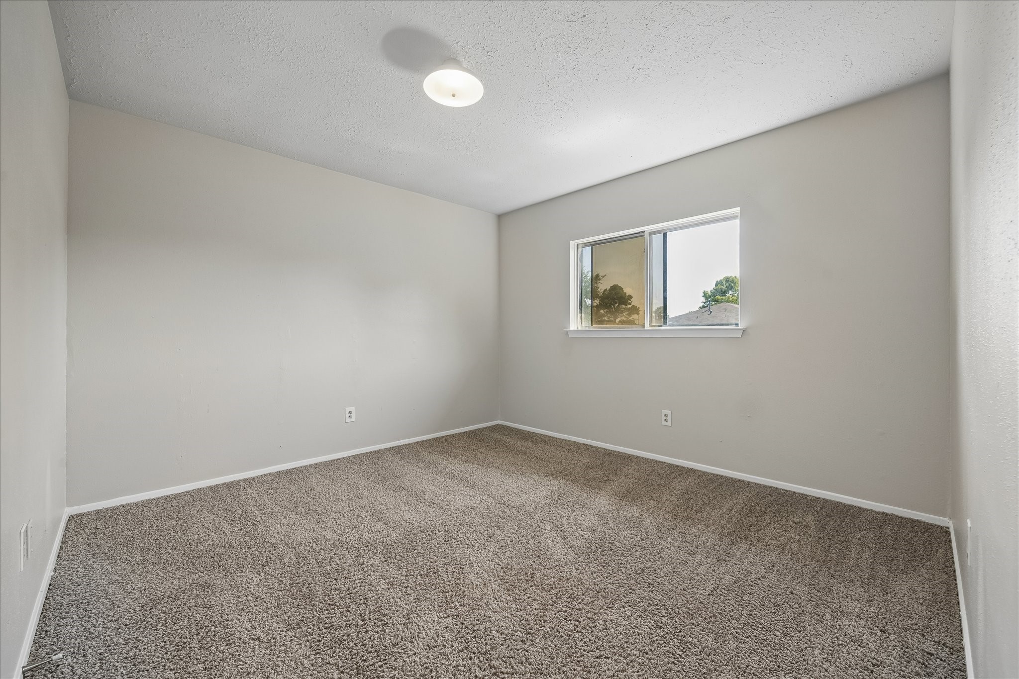 1922 Summer Place Drive Property Photo 8