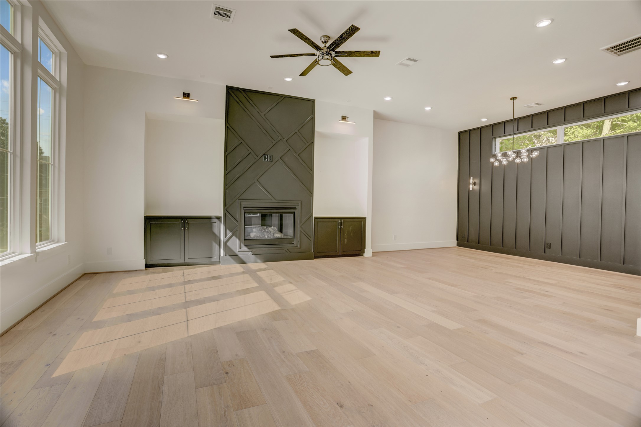 1911 Lauderdale Street Property Photo 2