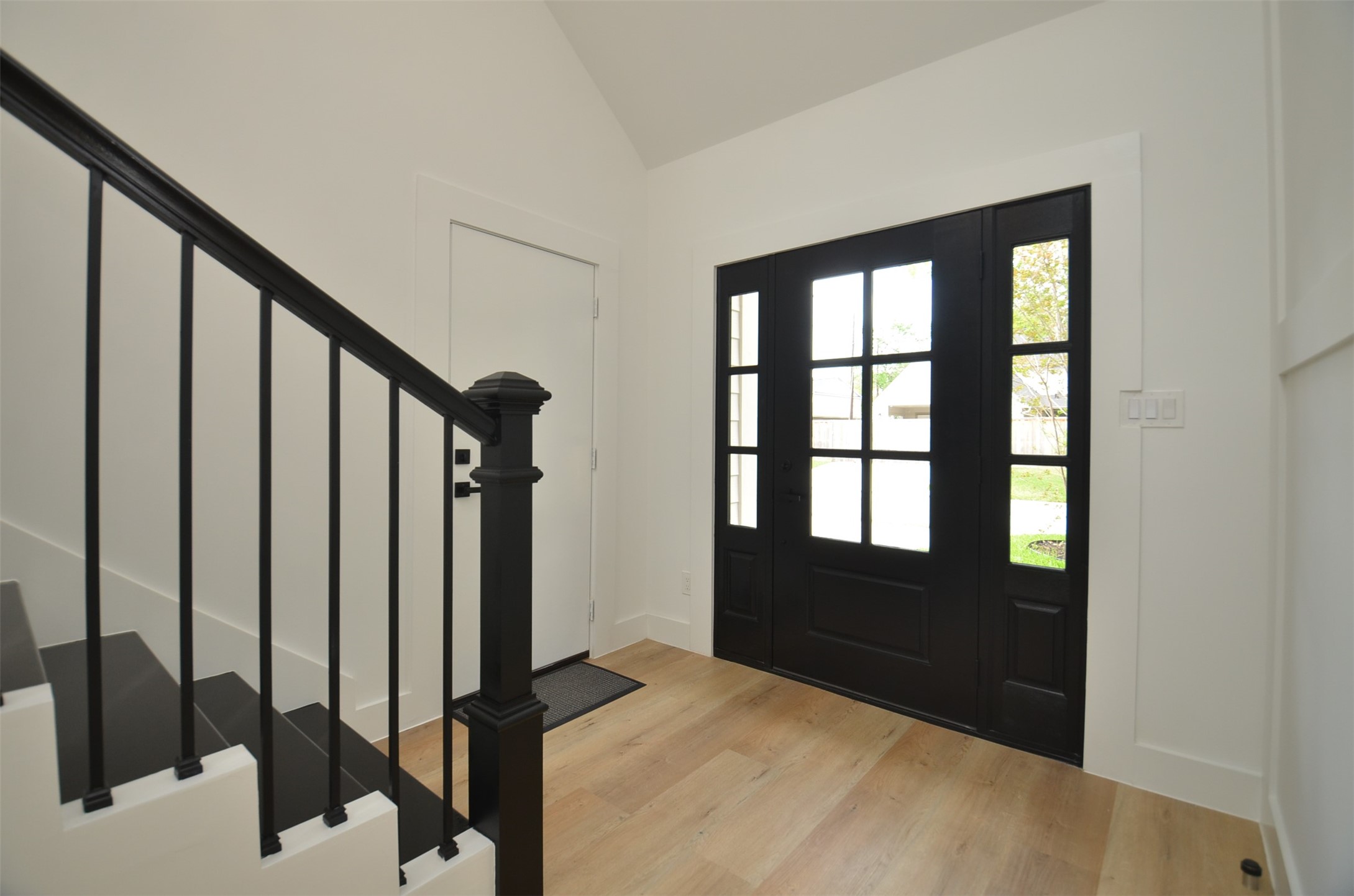 1207 Martin Street Property Photo 7