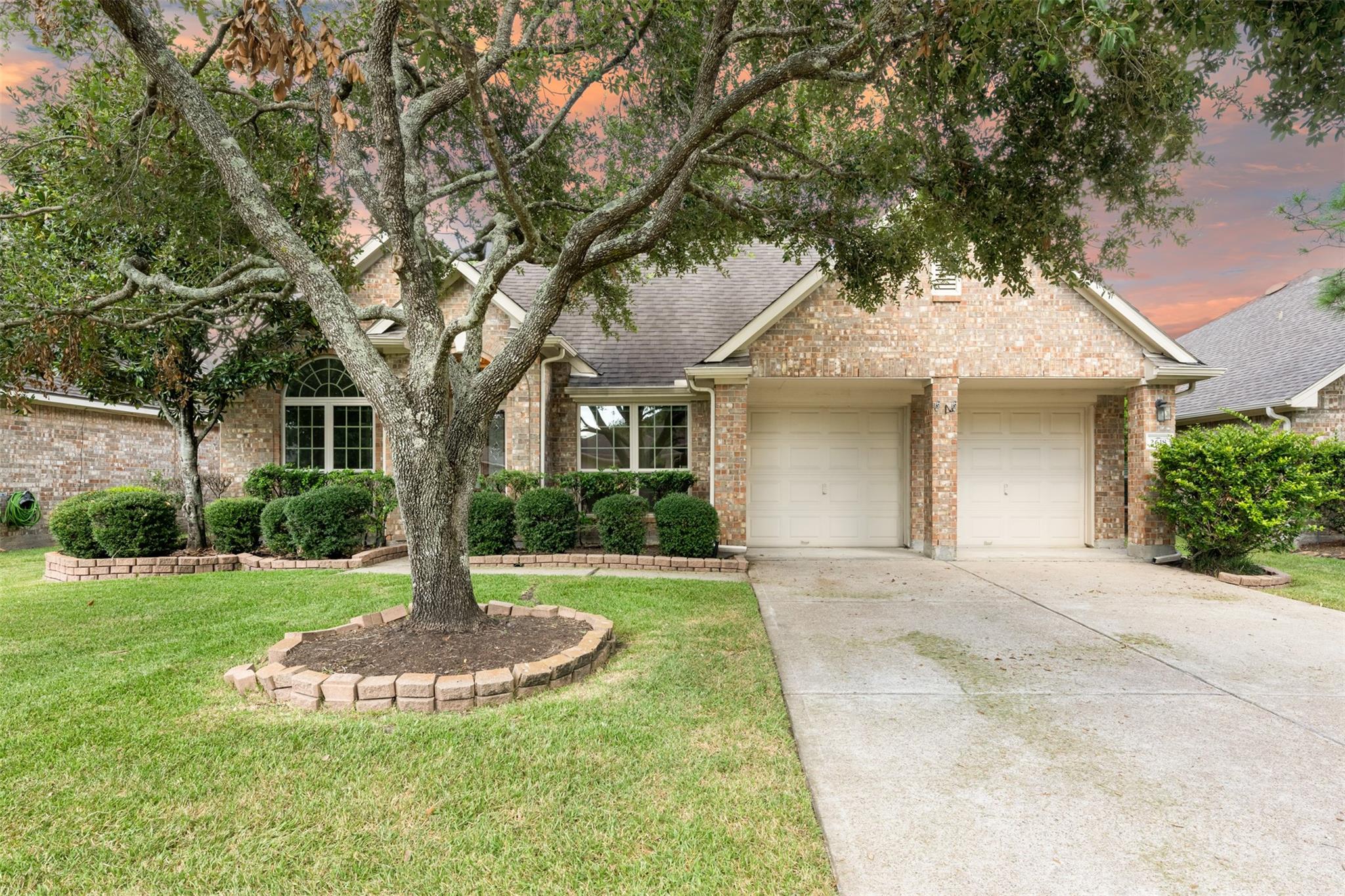 2618 Parkbriar Lane, Pearland TX 77584 Property Photo 1