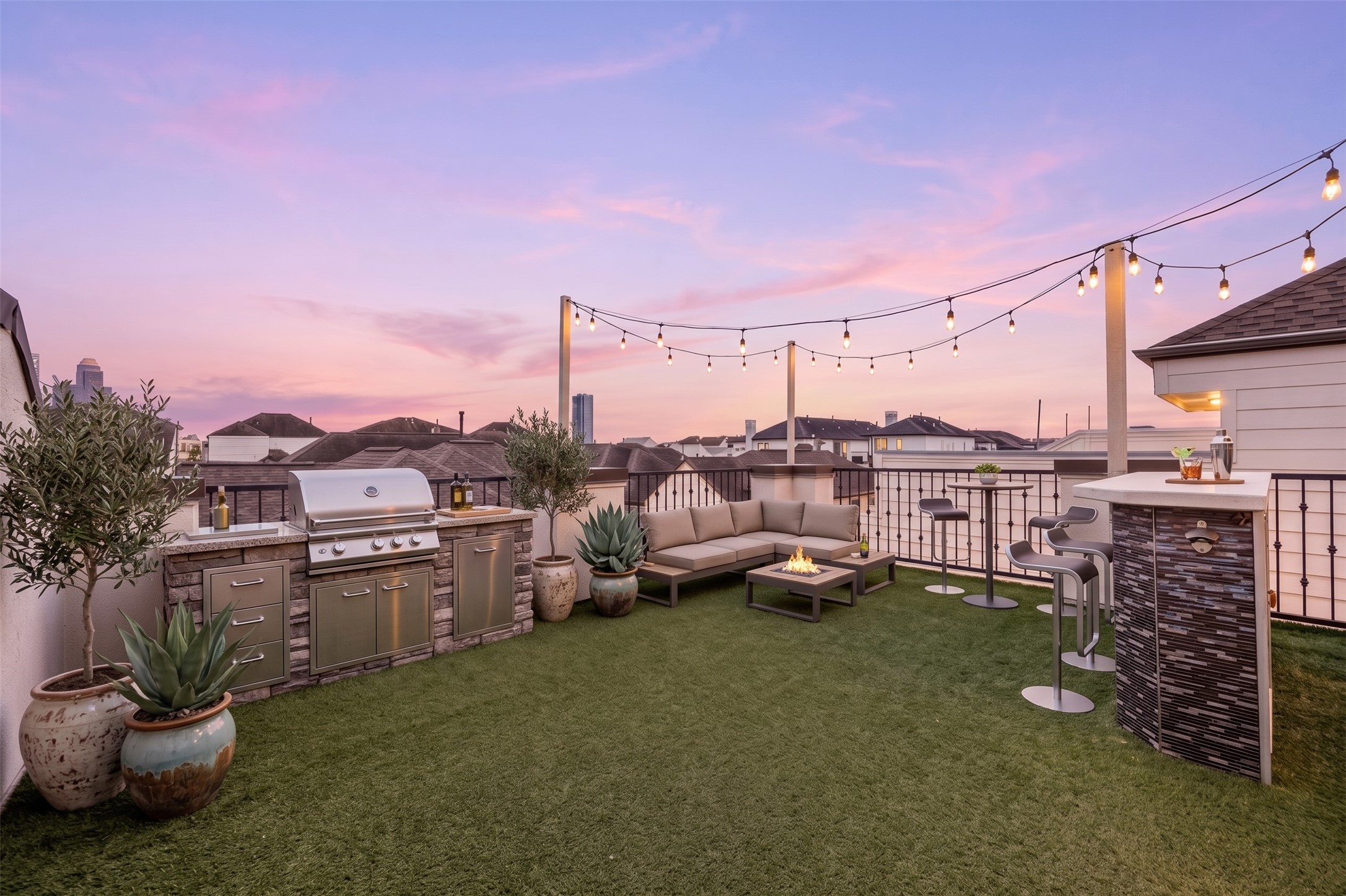 1725 Edwards Street Property Photo 2