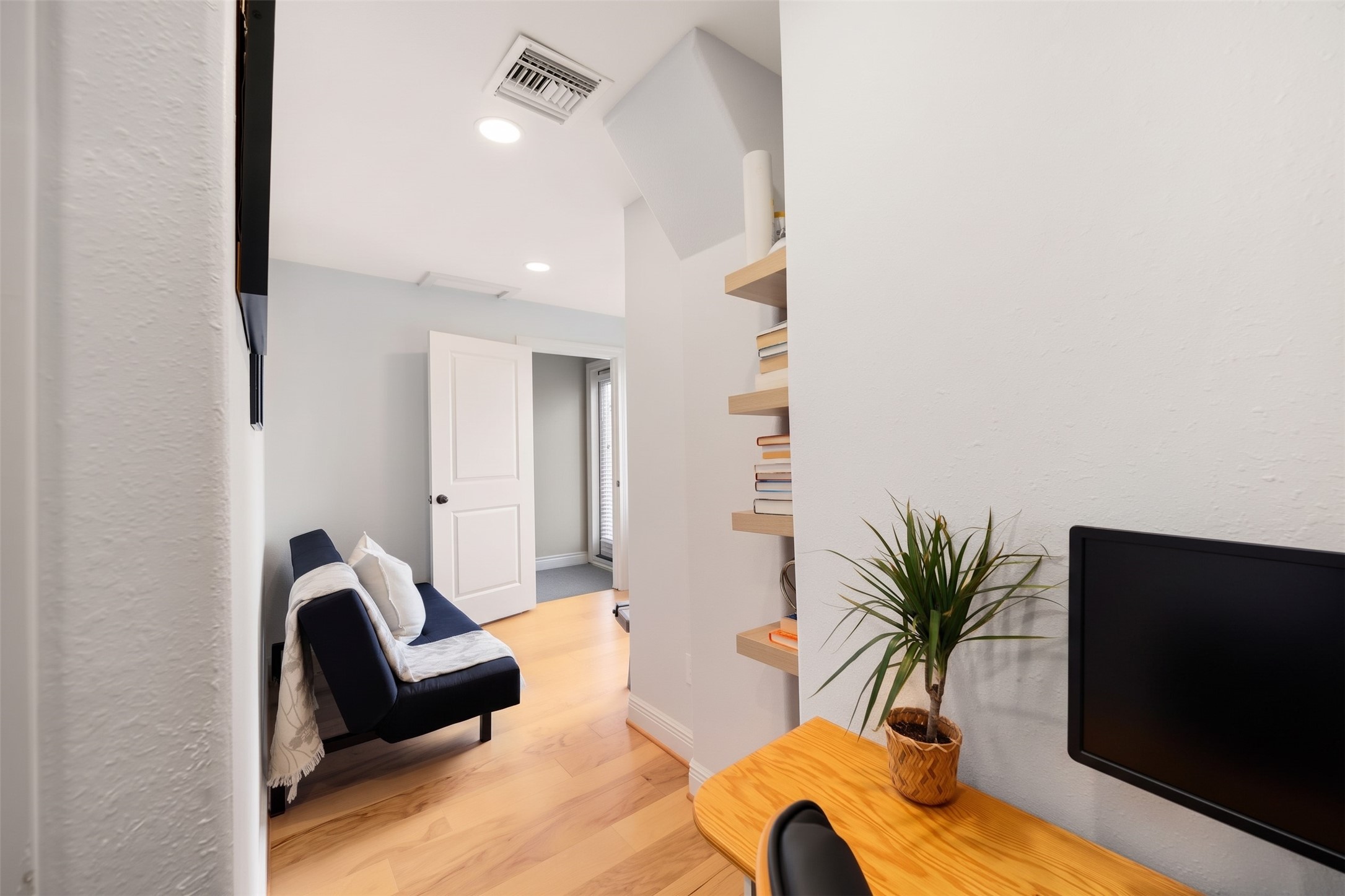 1725 Edwards Street Property Photo 25