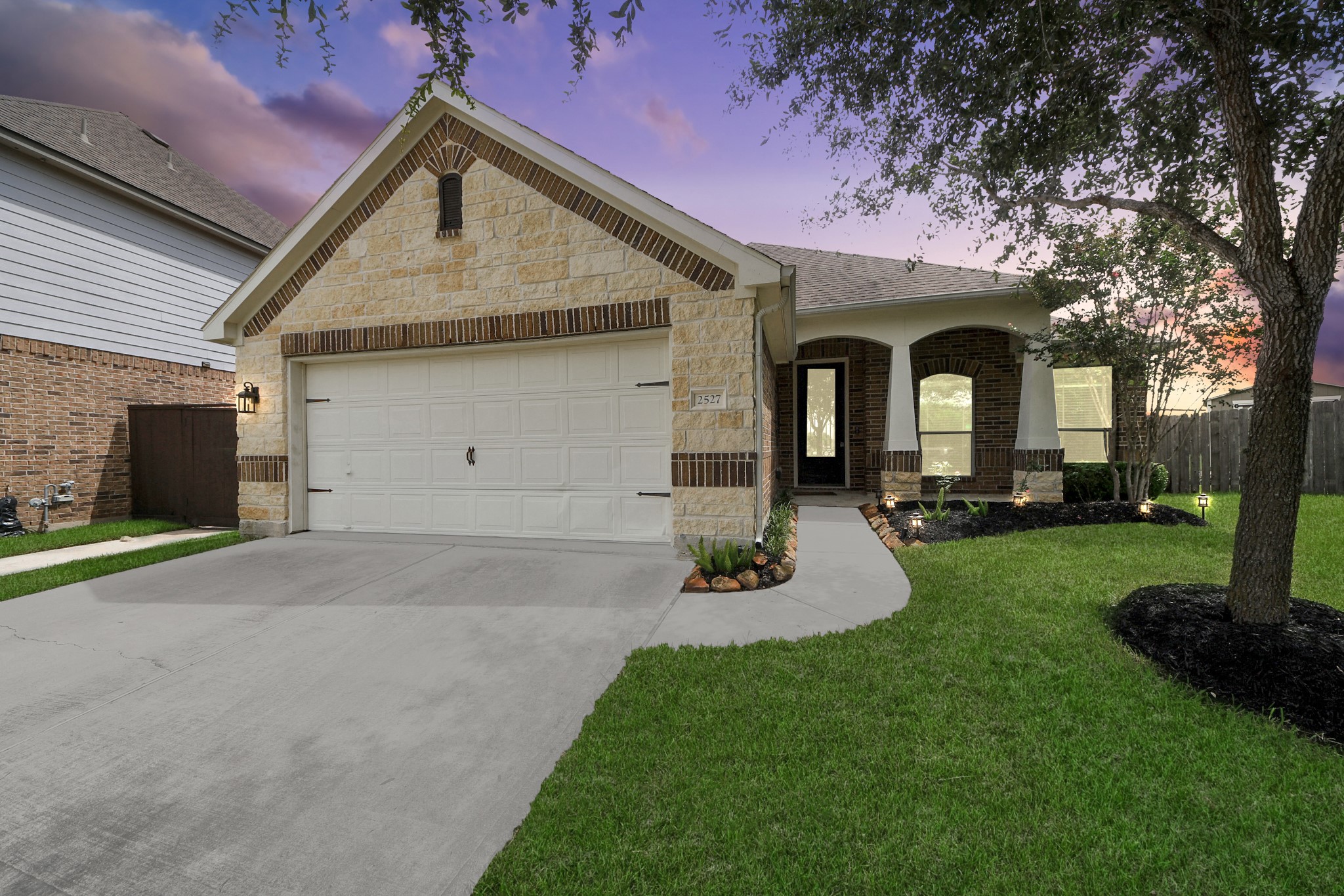 2527 Horned Owl Drive Property Photo 1