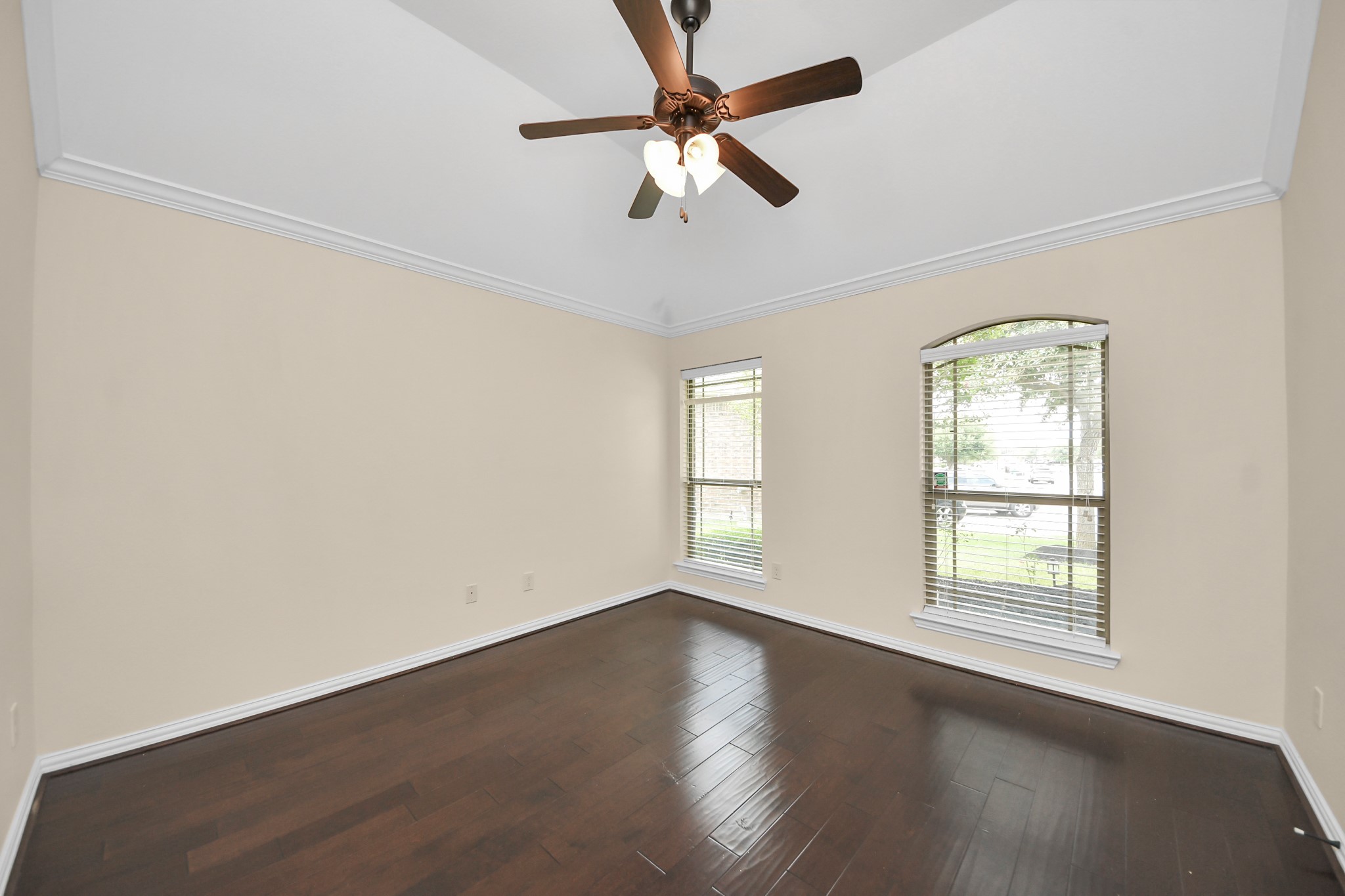 2527 Horned Owl Drive Property Photo 32