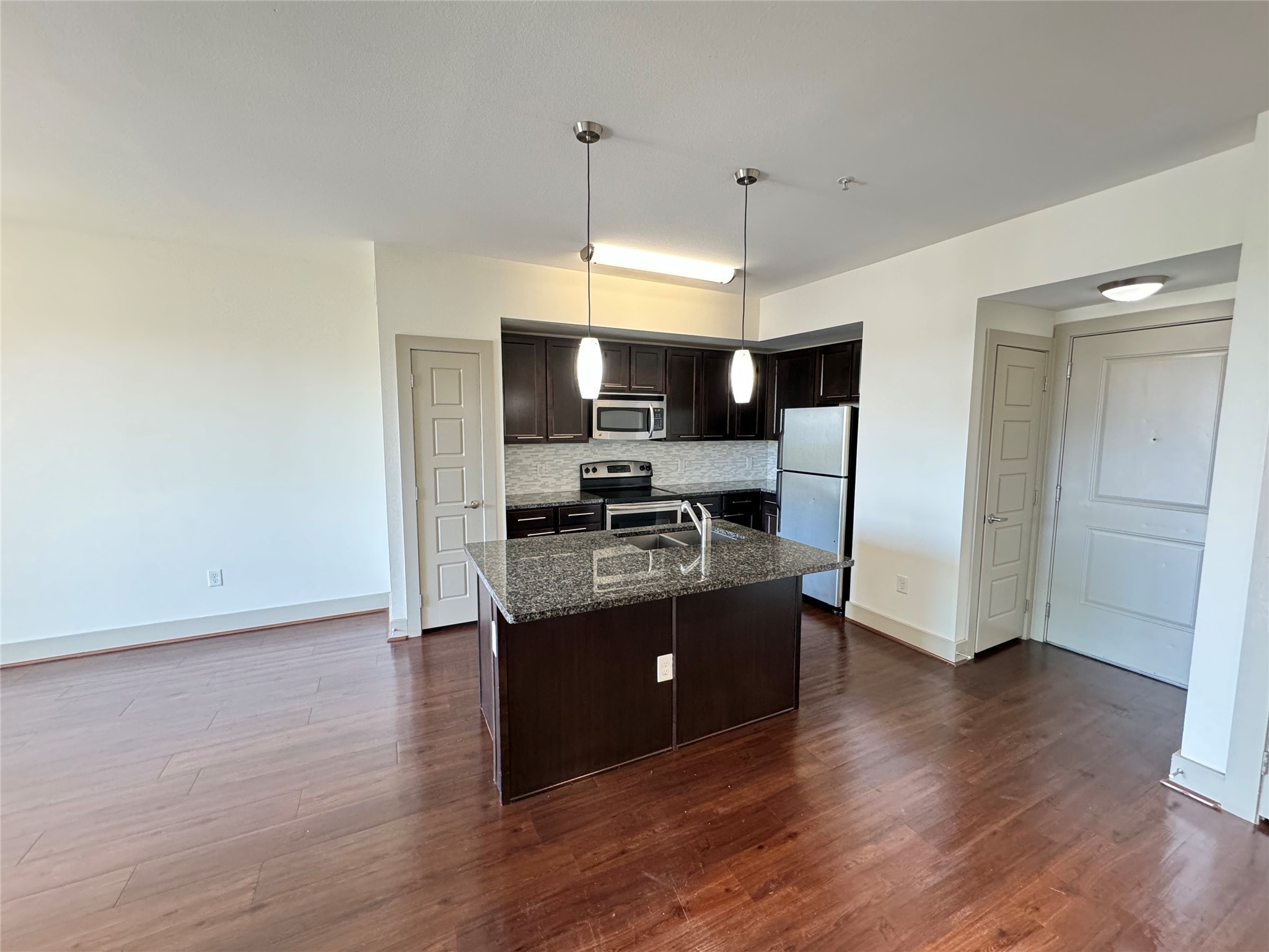 145 Heights Blvd 10b.447 Property Photo 1