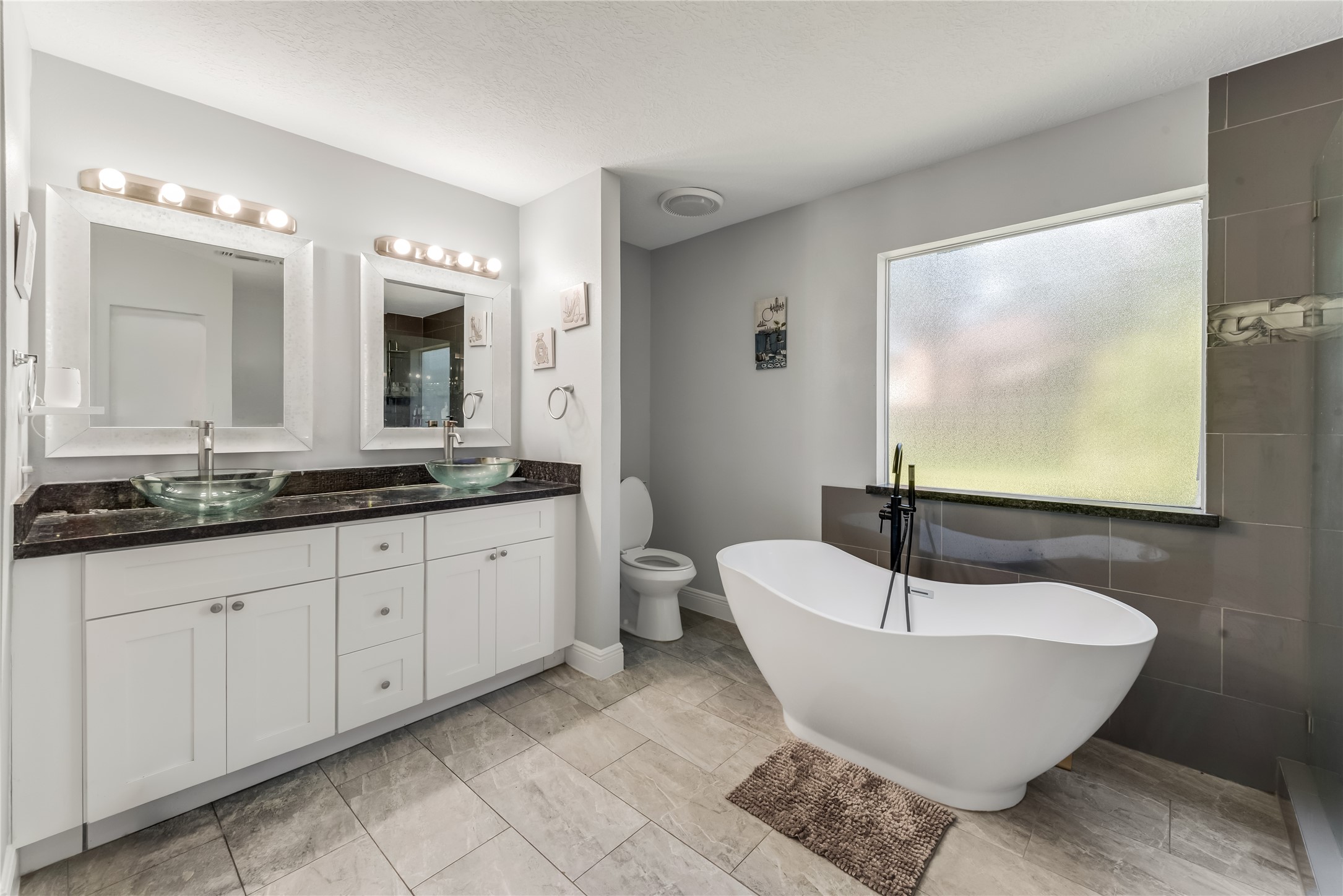 18318 Oakhampton Drive Property Photo 17