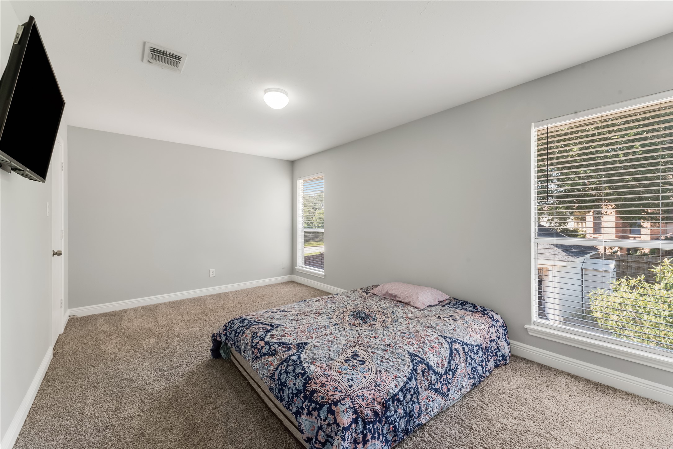 18318 Oakhampton Drive Property Photo 33