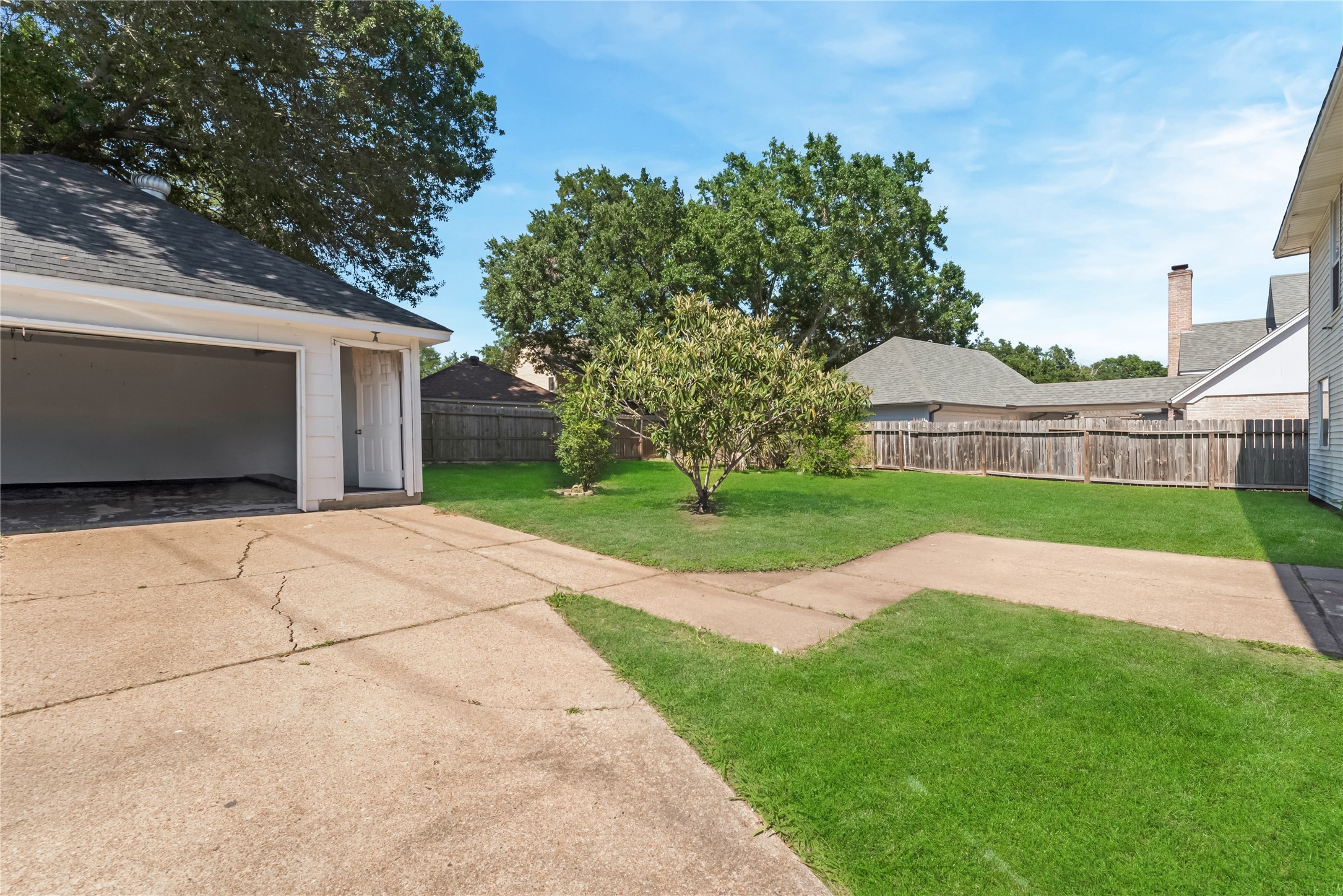 18318 Oakhampton Drive Property Photo 37