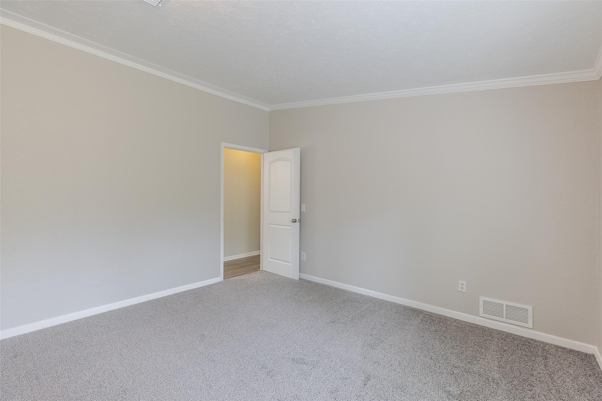 1520 W Creek Drive Property Photo 6