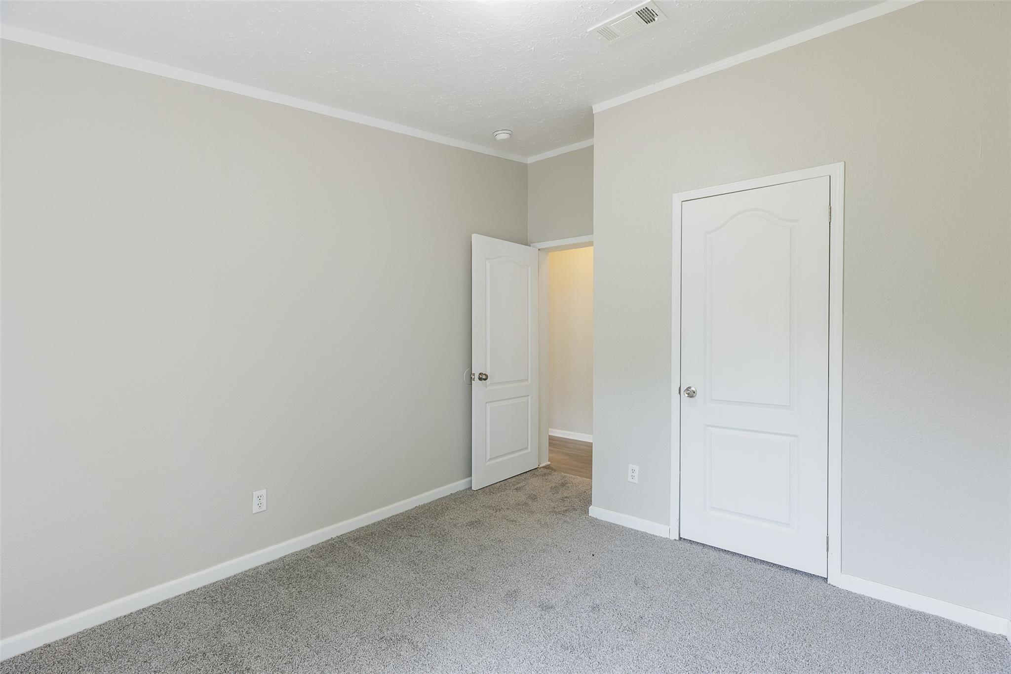 1520 W Creek Drive Property Photo 8