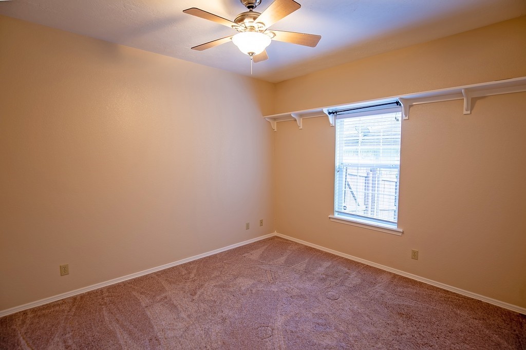 2905 Oakwood Drive Property Photo 11