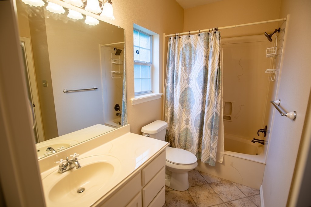 2905 Oakwood Drive Property Photo 12