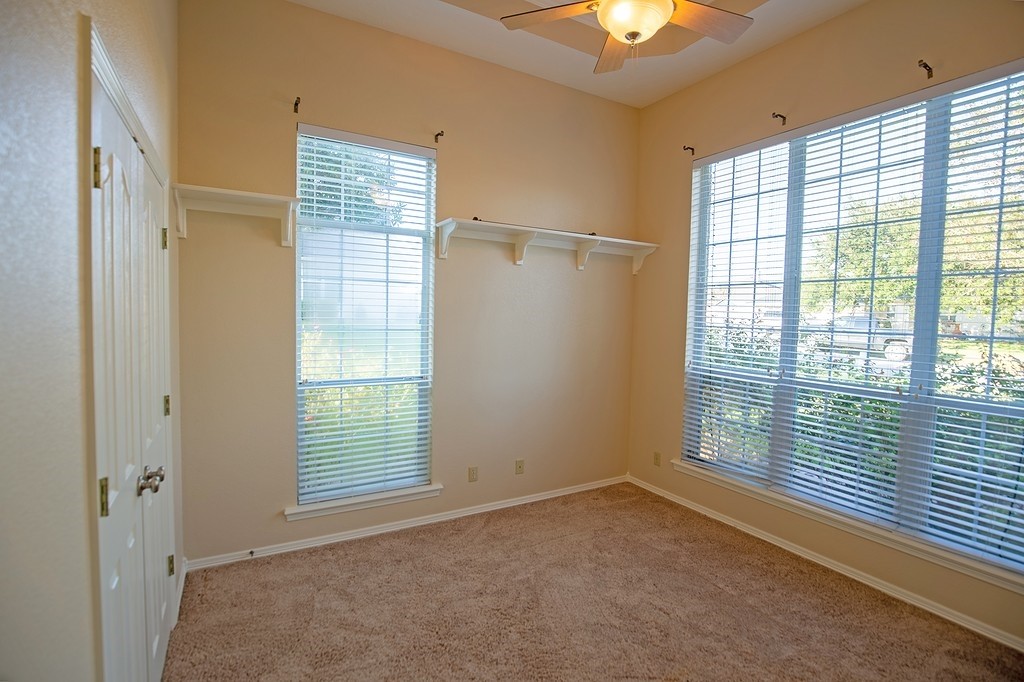 2905 Oakwood Drive Property Photo 13