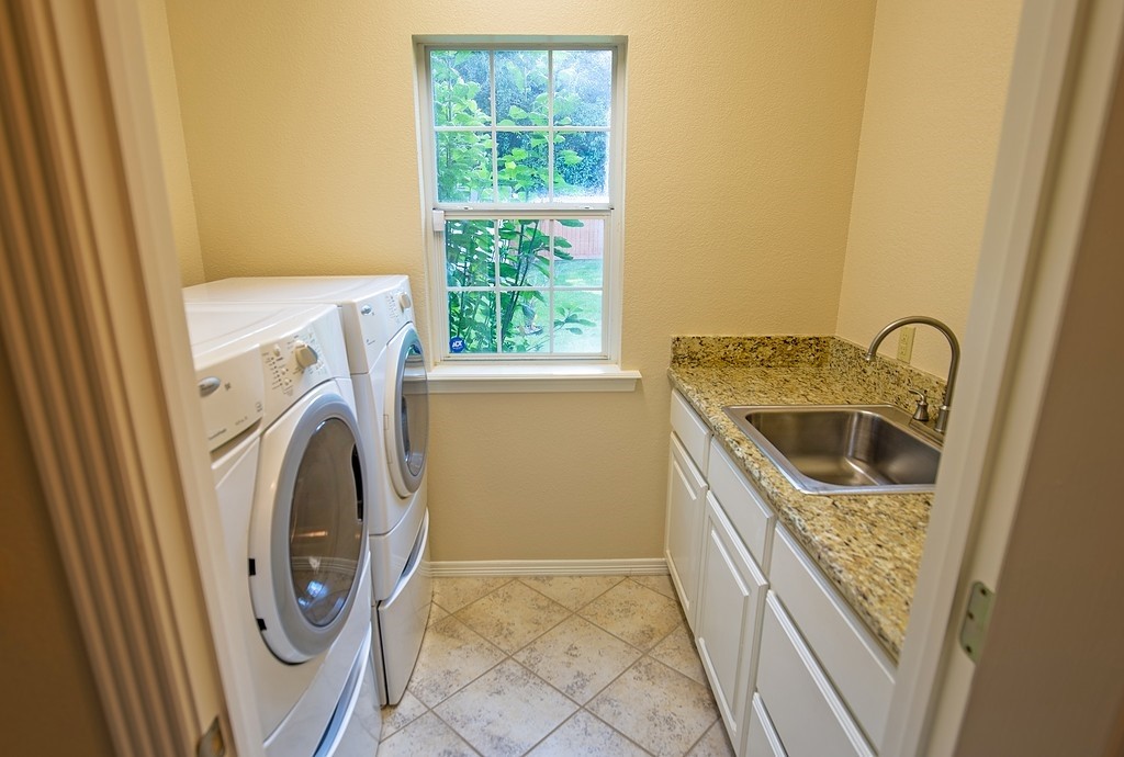 2905 Oakwood Drive Property Photo 14