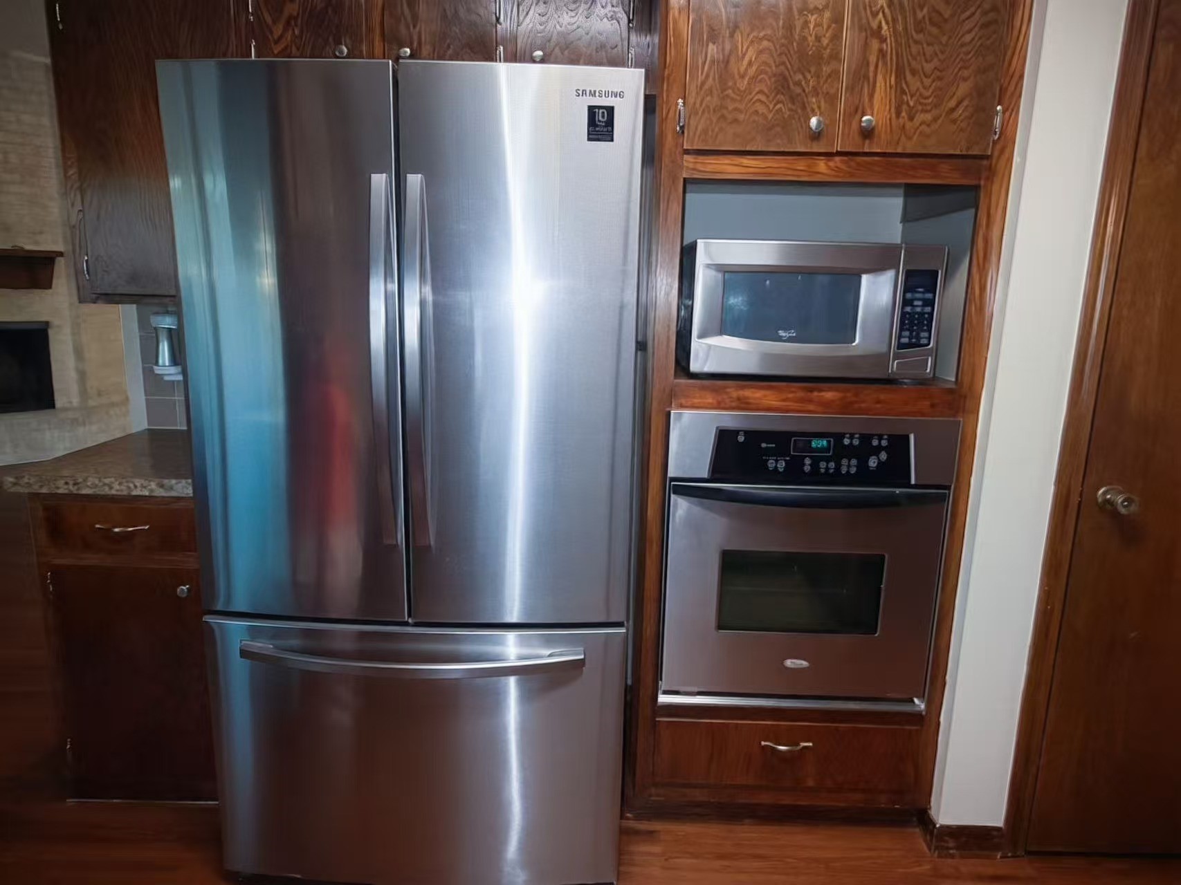 9303 Sharpview Drive Property Photo 4