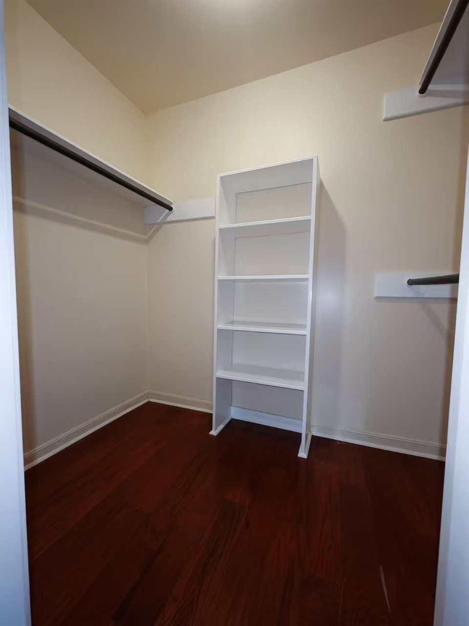 9303 Sharpview Drive Property Photo 9