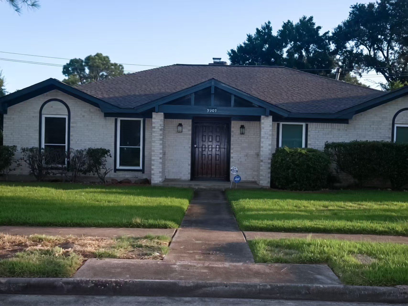 9303 Sharpview Drive Property Photo 14