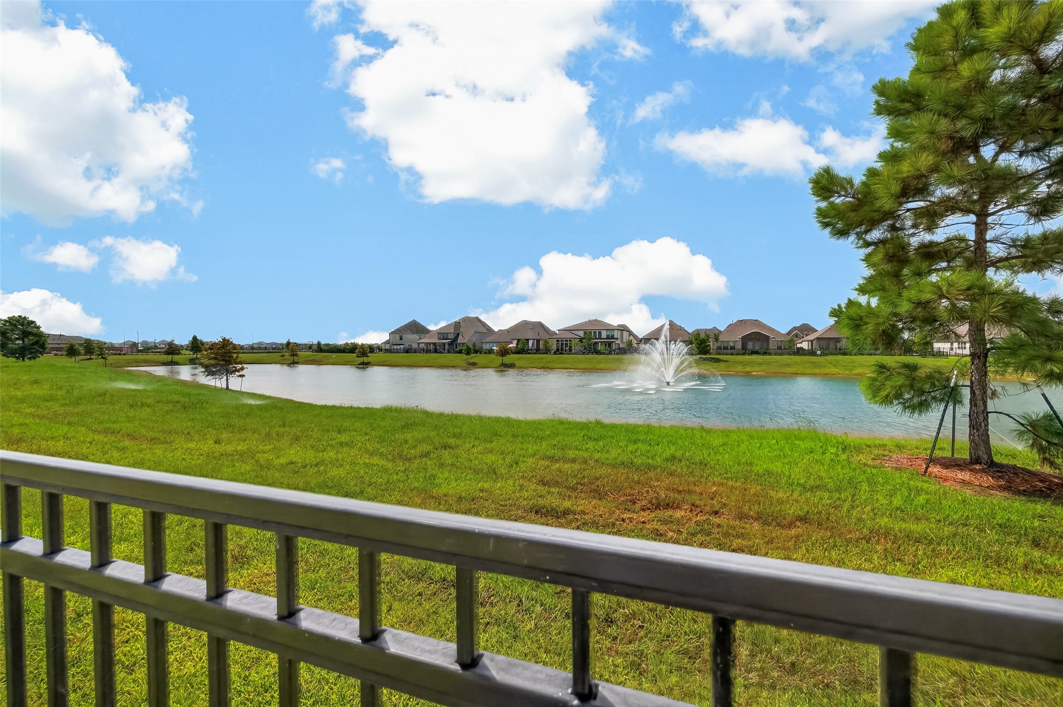 633 Cape Capri Drive Property Photo 4