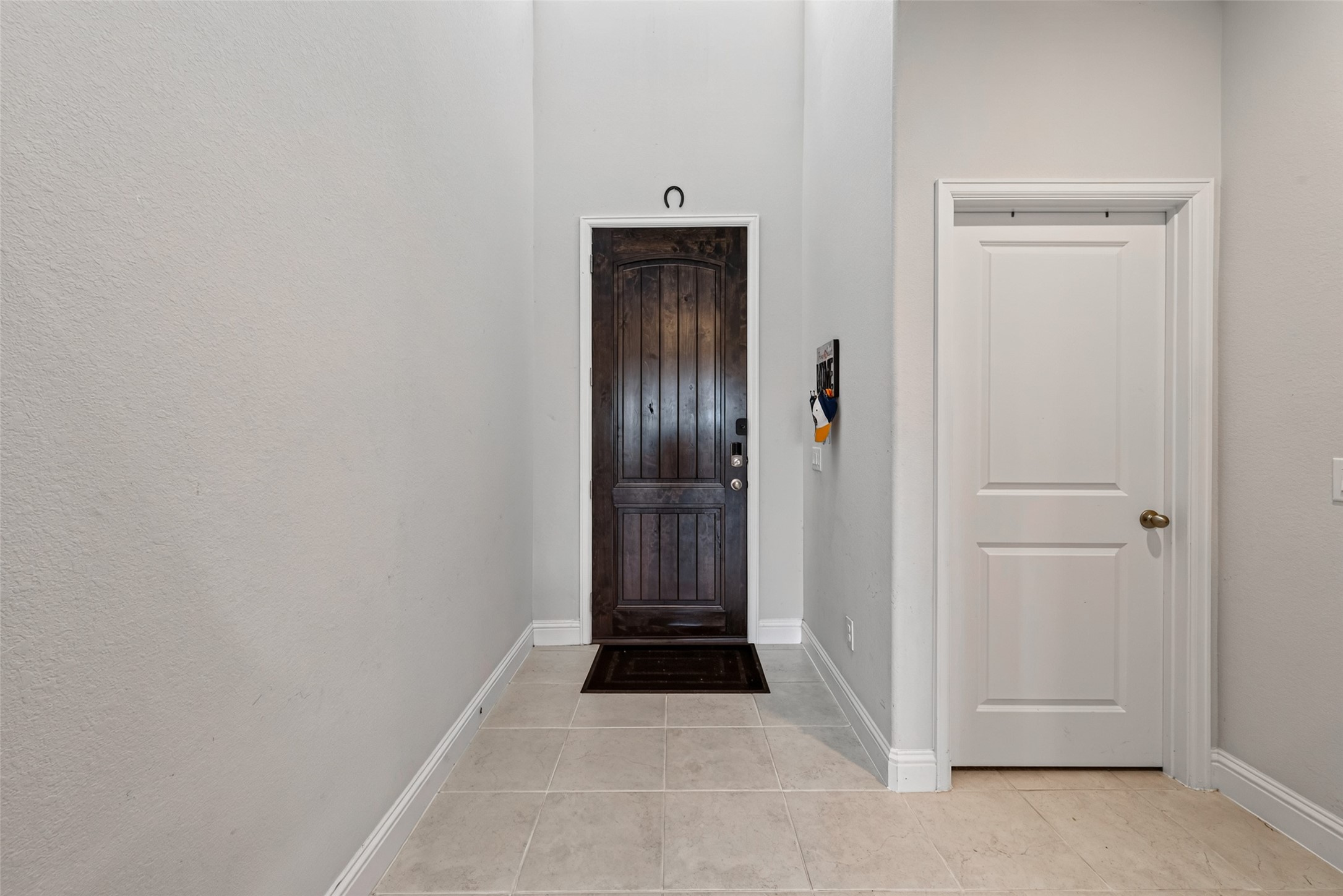 633 Cape Capri Drive Property Photo 7