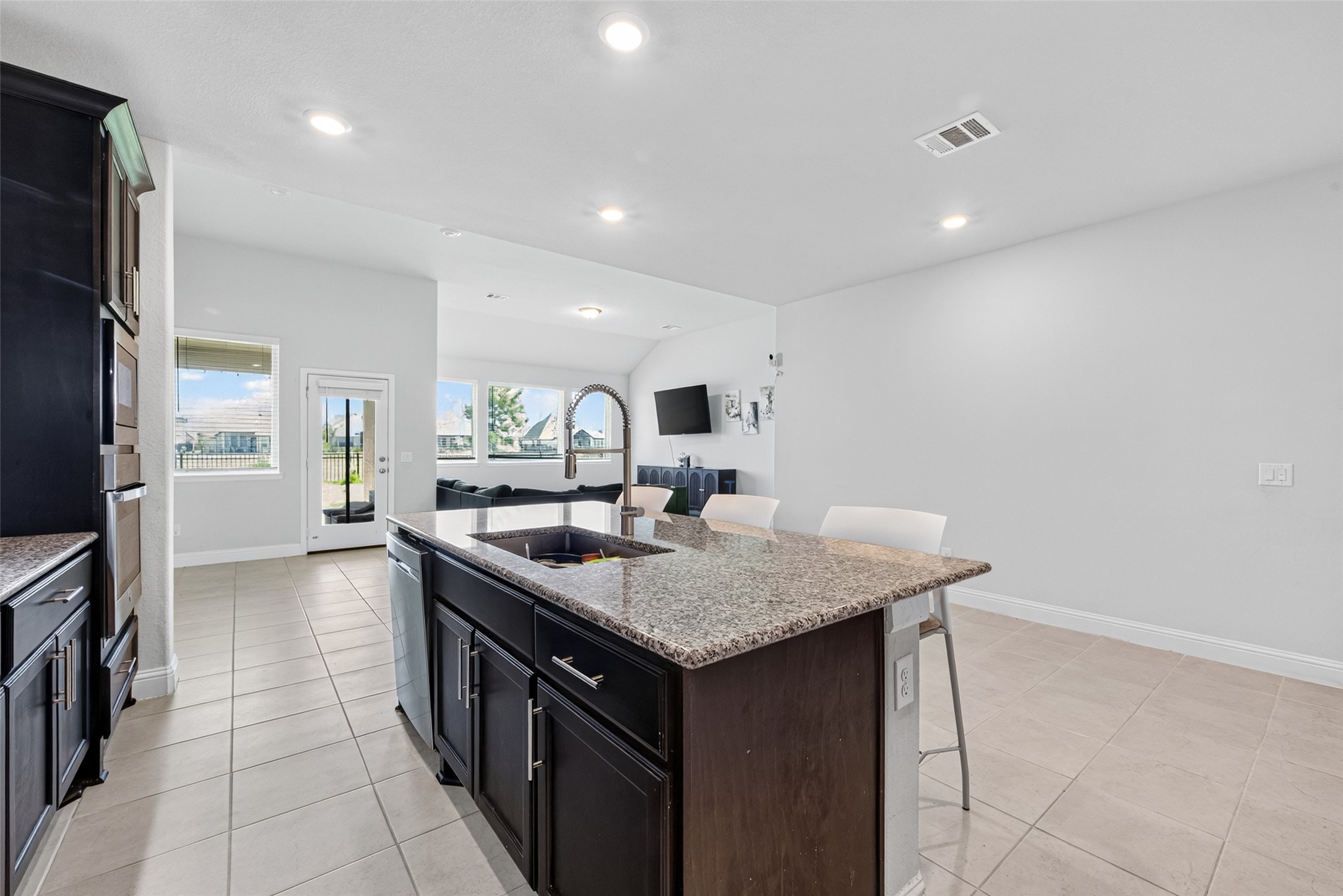 633 Cape Capri Drive Property Photo 10