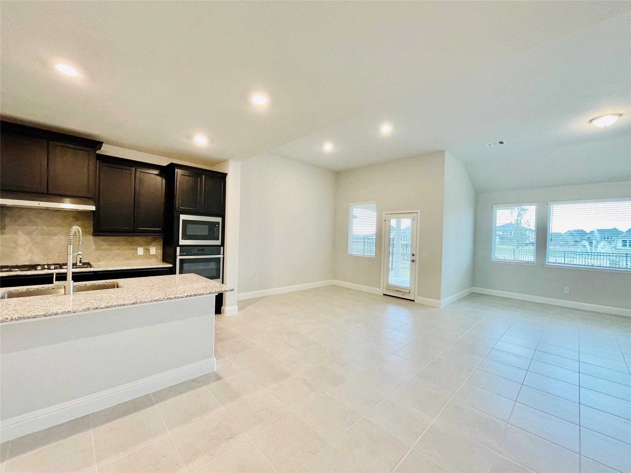 633 Cape Capri Drive Property Photo 12