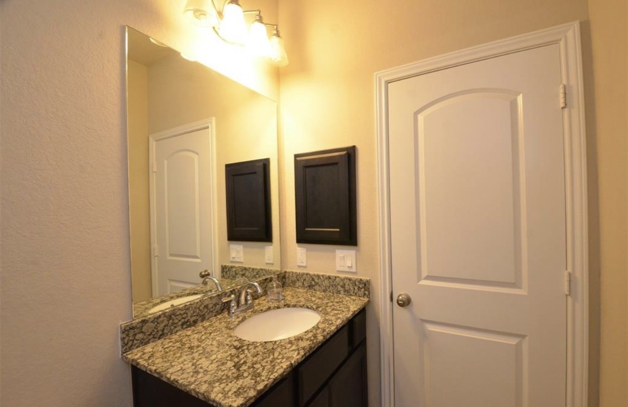 9515 Scanlan Heights Lane Property Photo 18