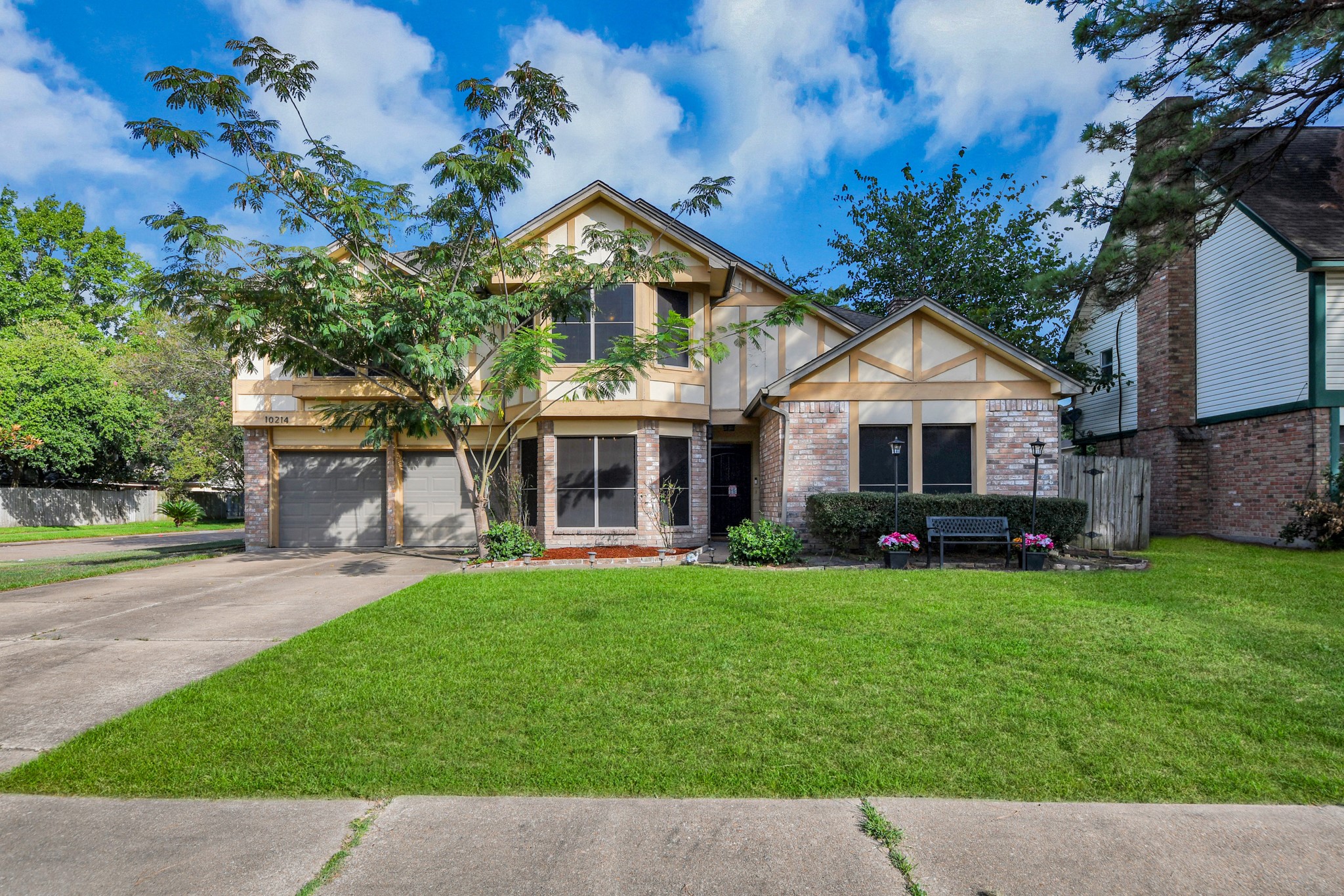 10214 Waving Fields Drive Property Photo 1