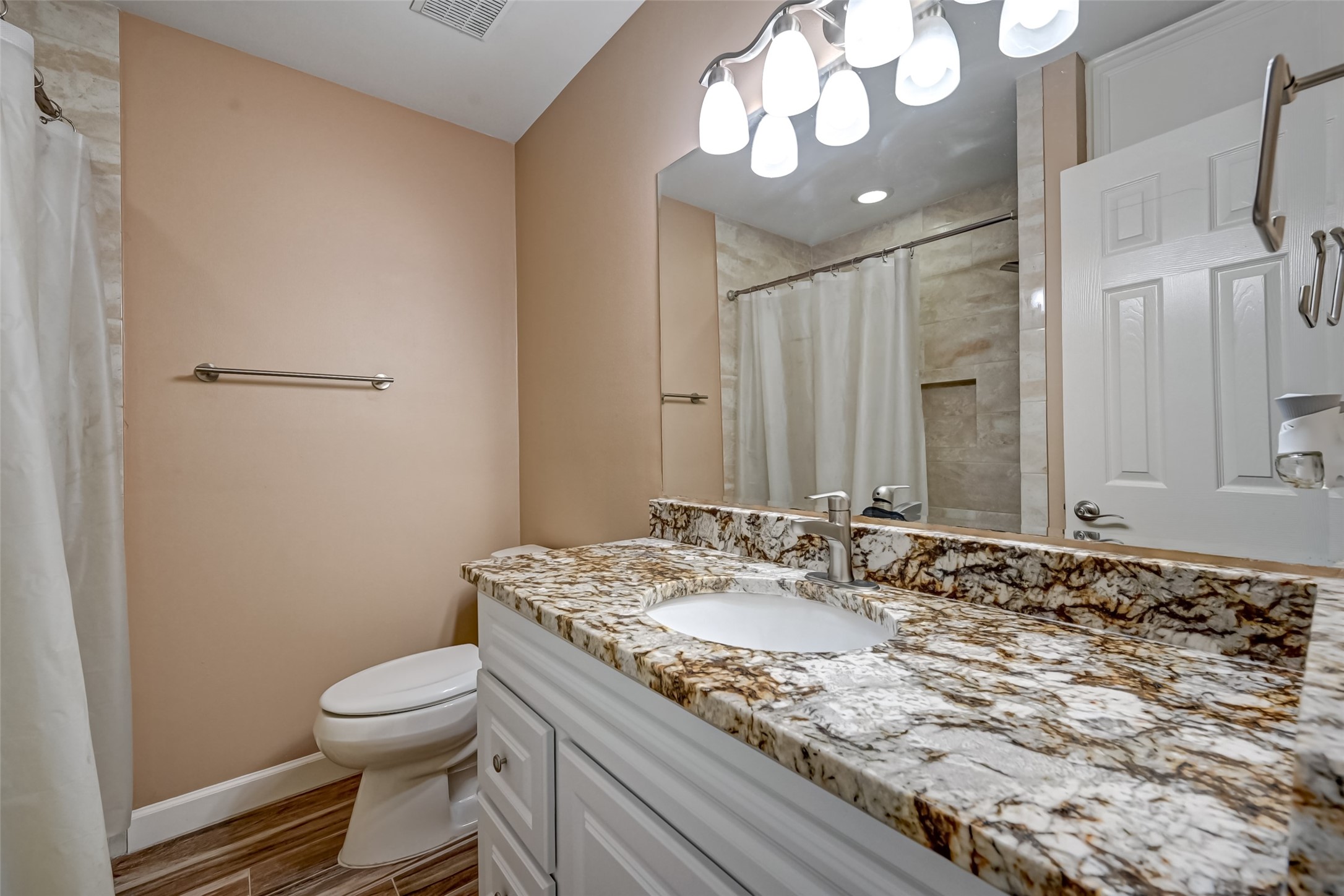 1902 Sedgie Drive Property Photo 13