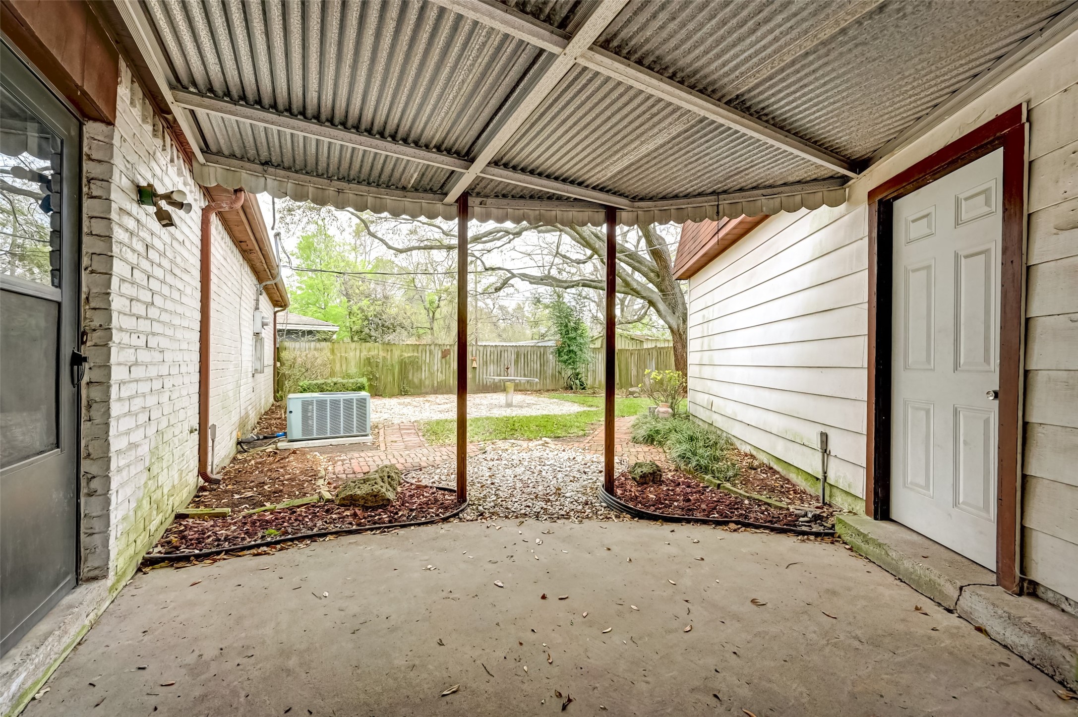 1902 Sedgie Drive Property Photo 15