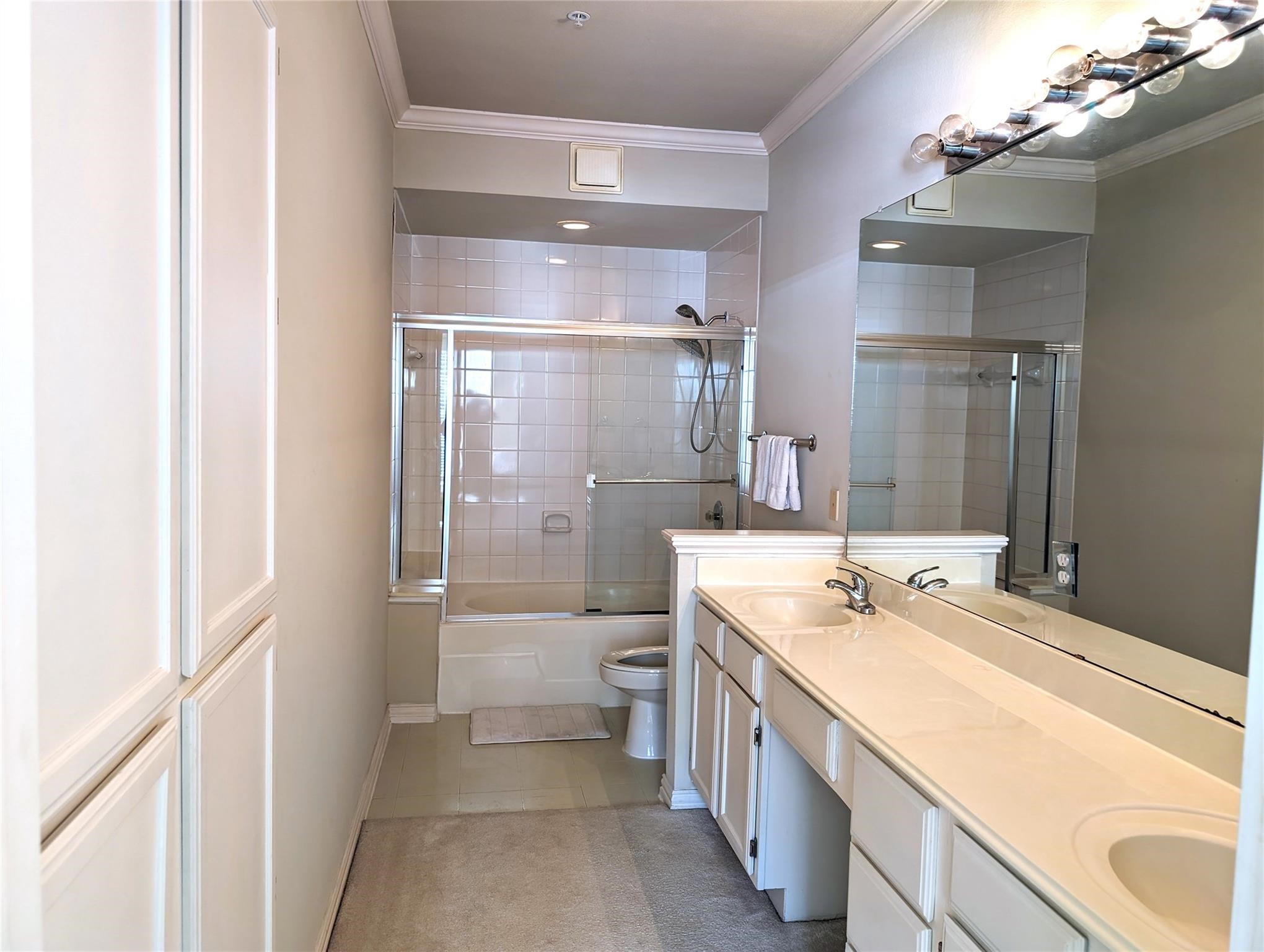 2111 Welch Street B208 Property Photo 18