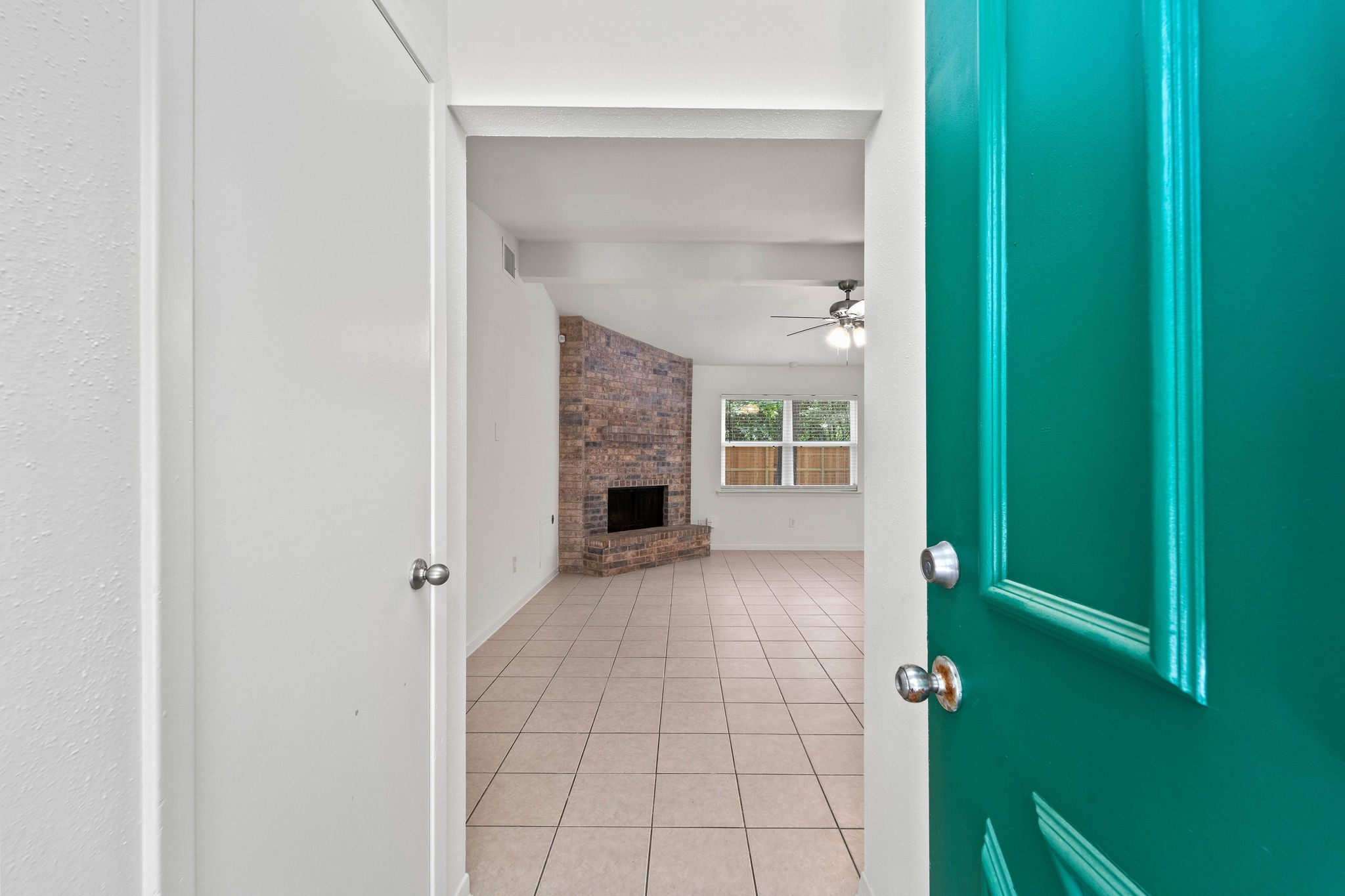 3 W Woodtimber Court Property Photo 4