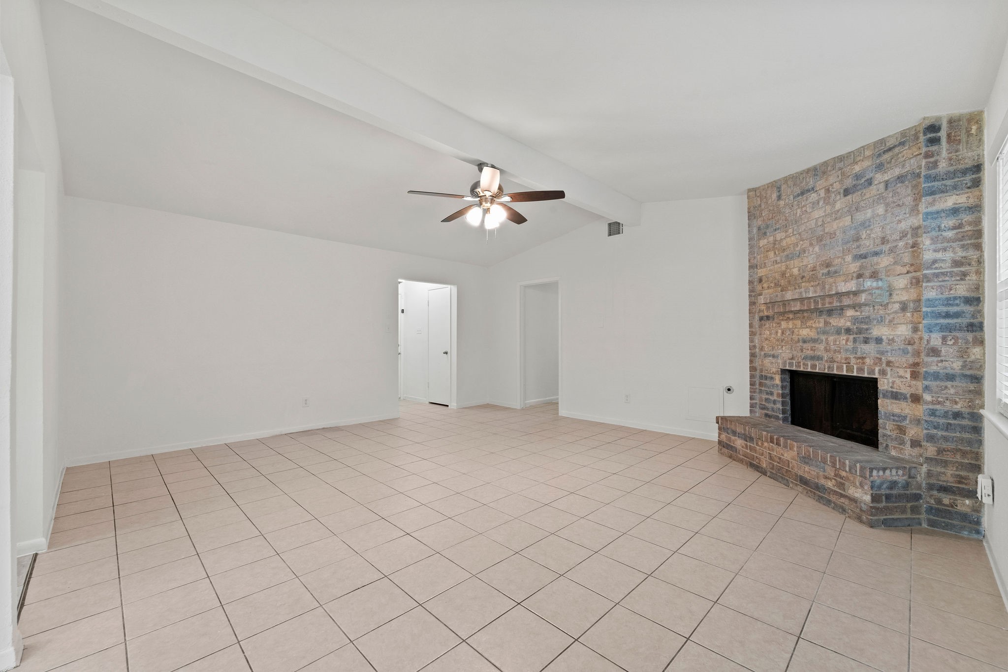 3 W Woodtimber Court Property Photo 8